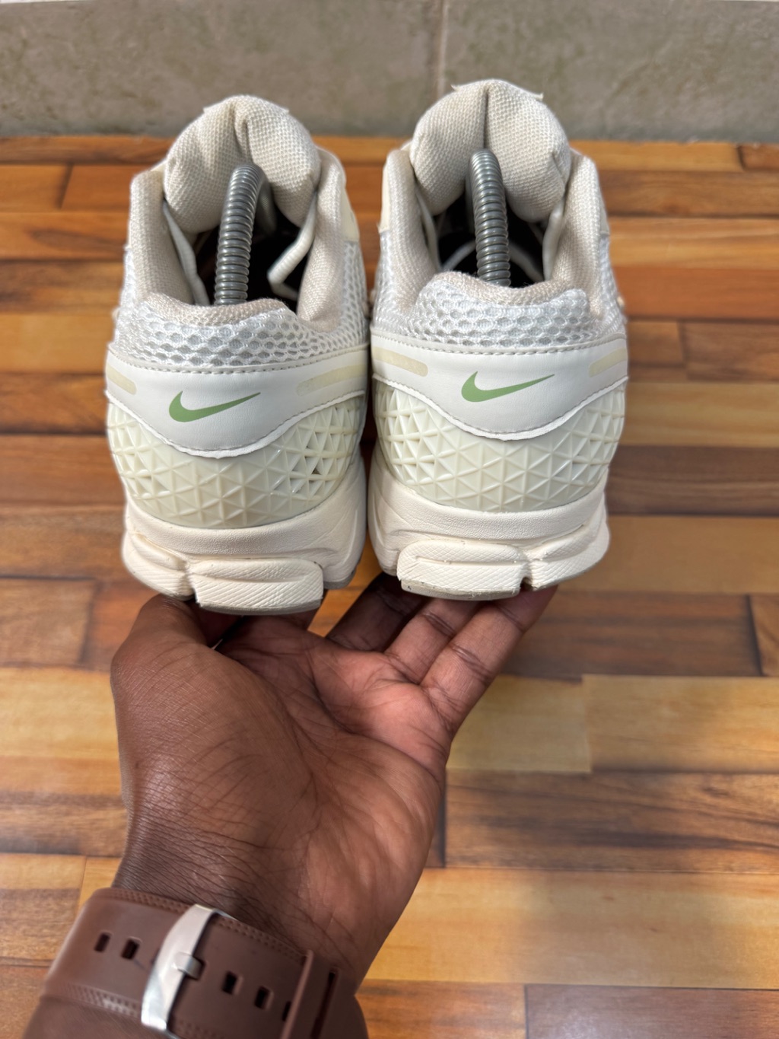 NIKE VOMERO 5