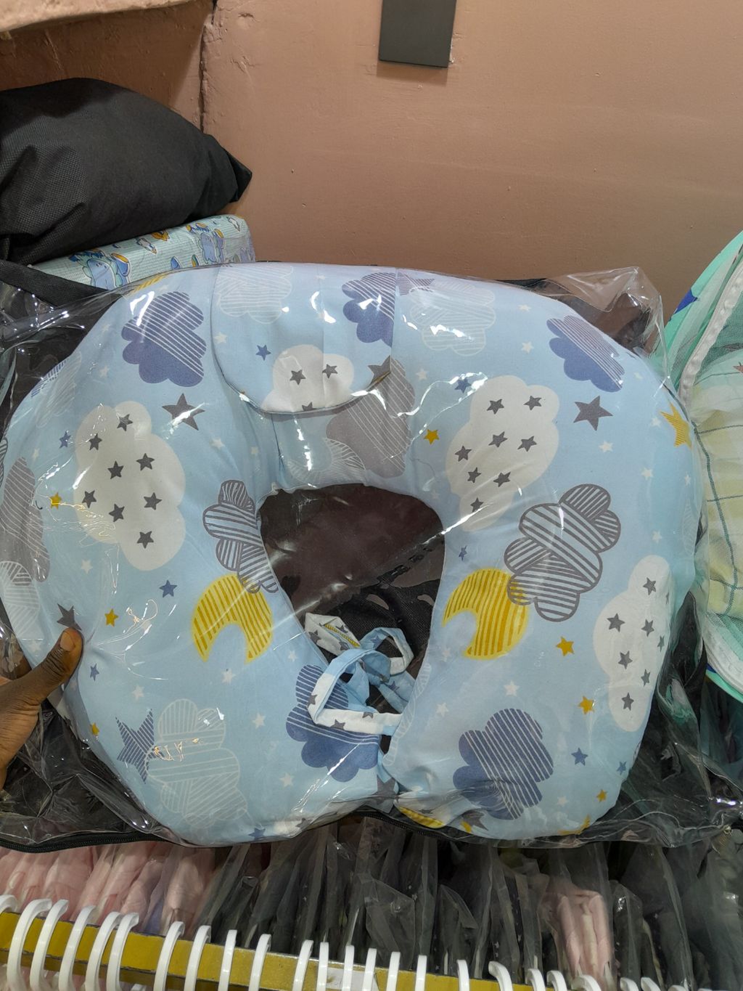 Single nursing pillow