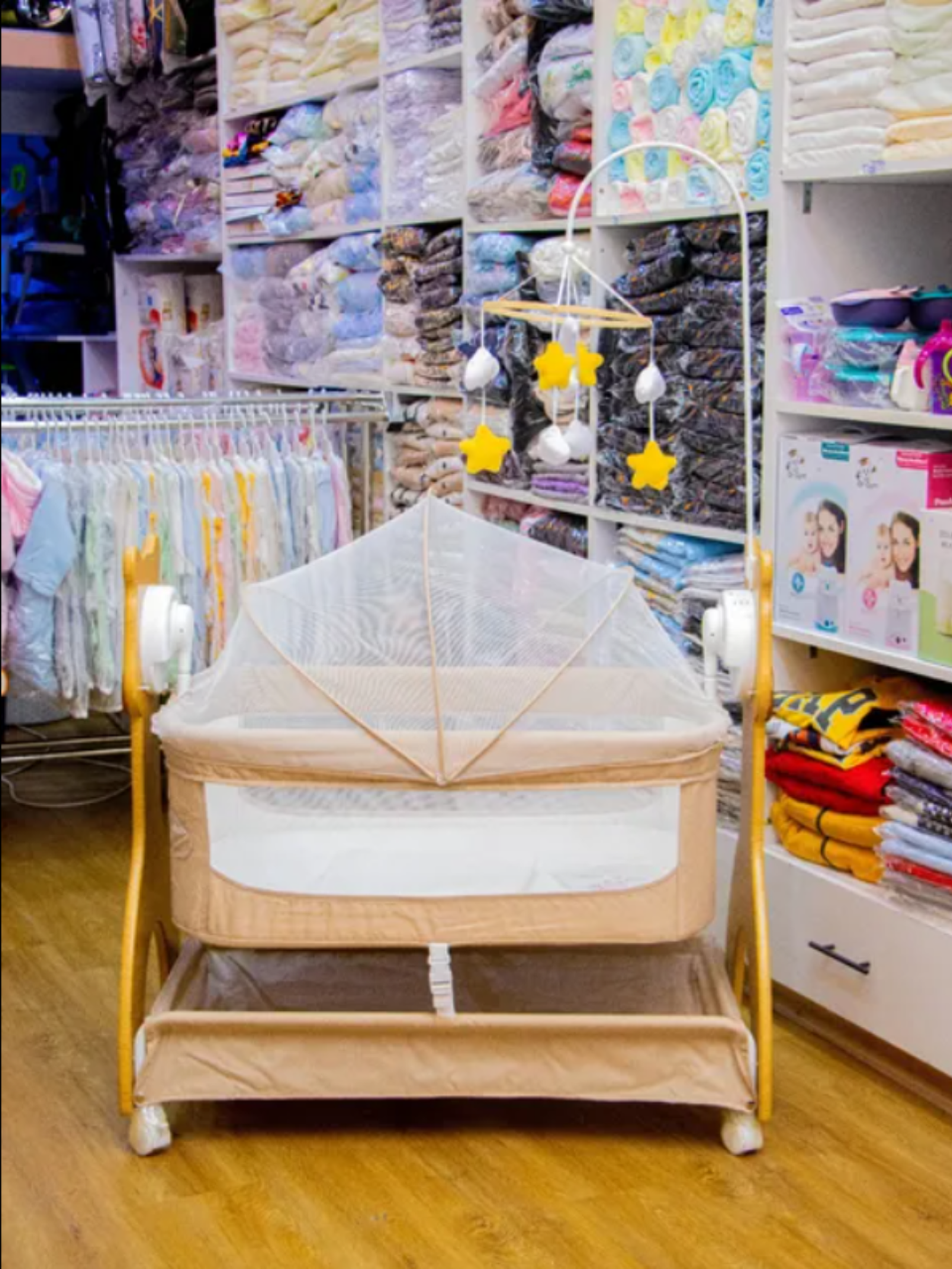 Baby Swing Bassinet with Star Mobile and Mosquito Net / Electric bassinet