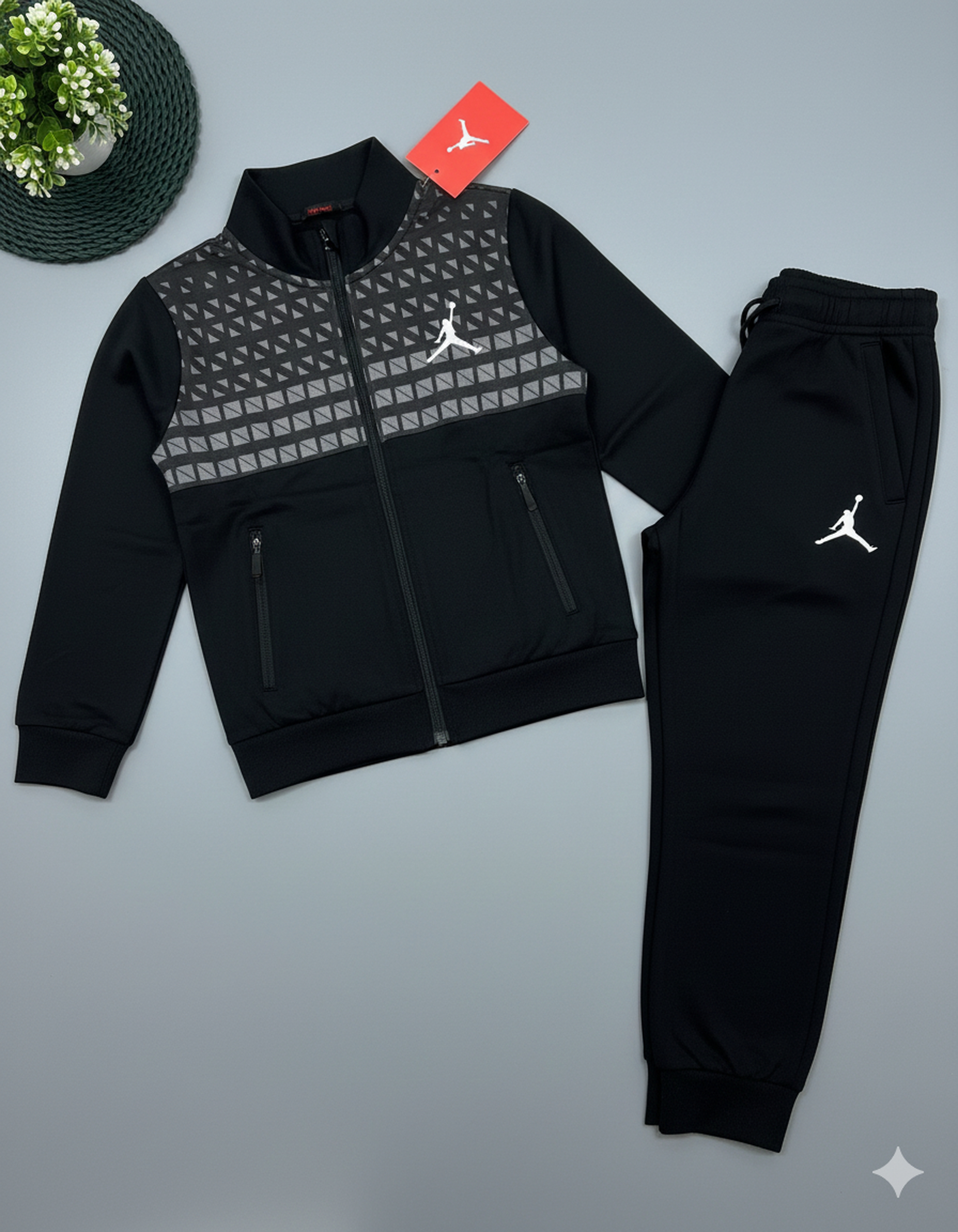 Stylish Two-Piece Youth Tracksuit: Full-Zip Jacket & Jogger Pants Set