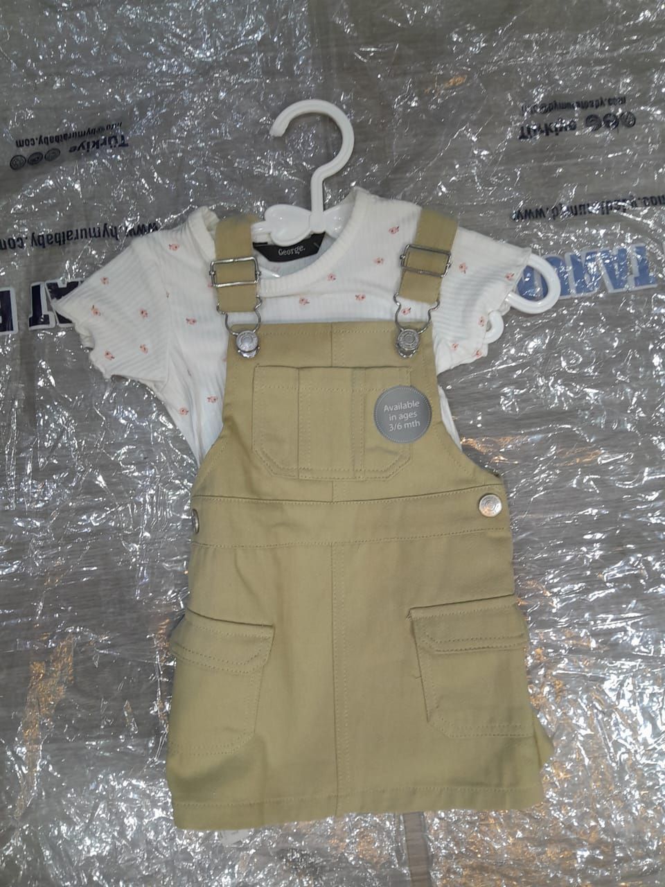 2-Piece Baby Girl Dungaree Dress & T-shirt Set Solid Color Pinafore Dress and Striped Short Sleeve Top Outfit