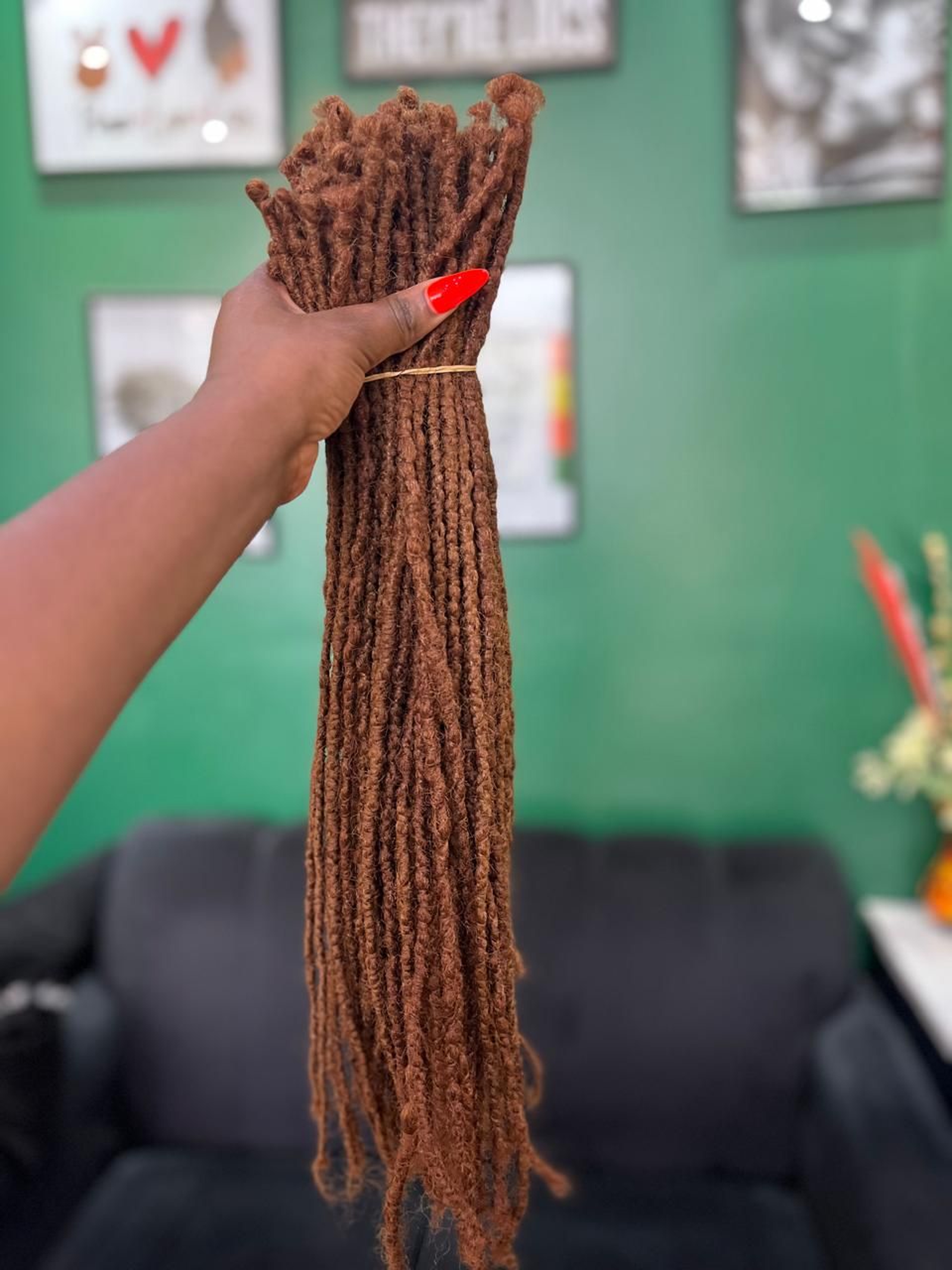 UG/Artificial Locs from 700-2k