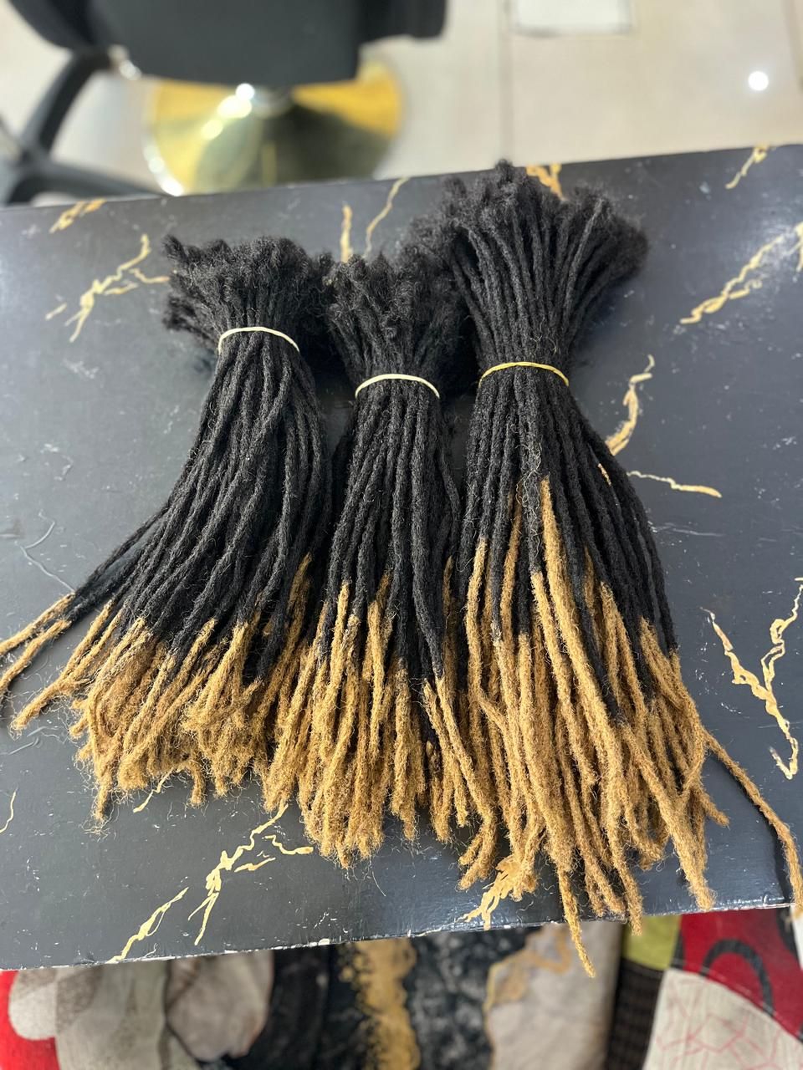 UG/Artificial Locs