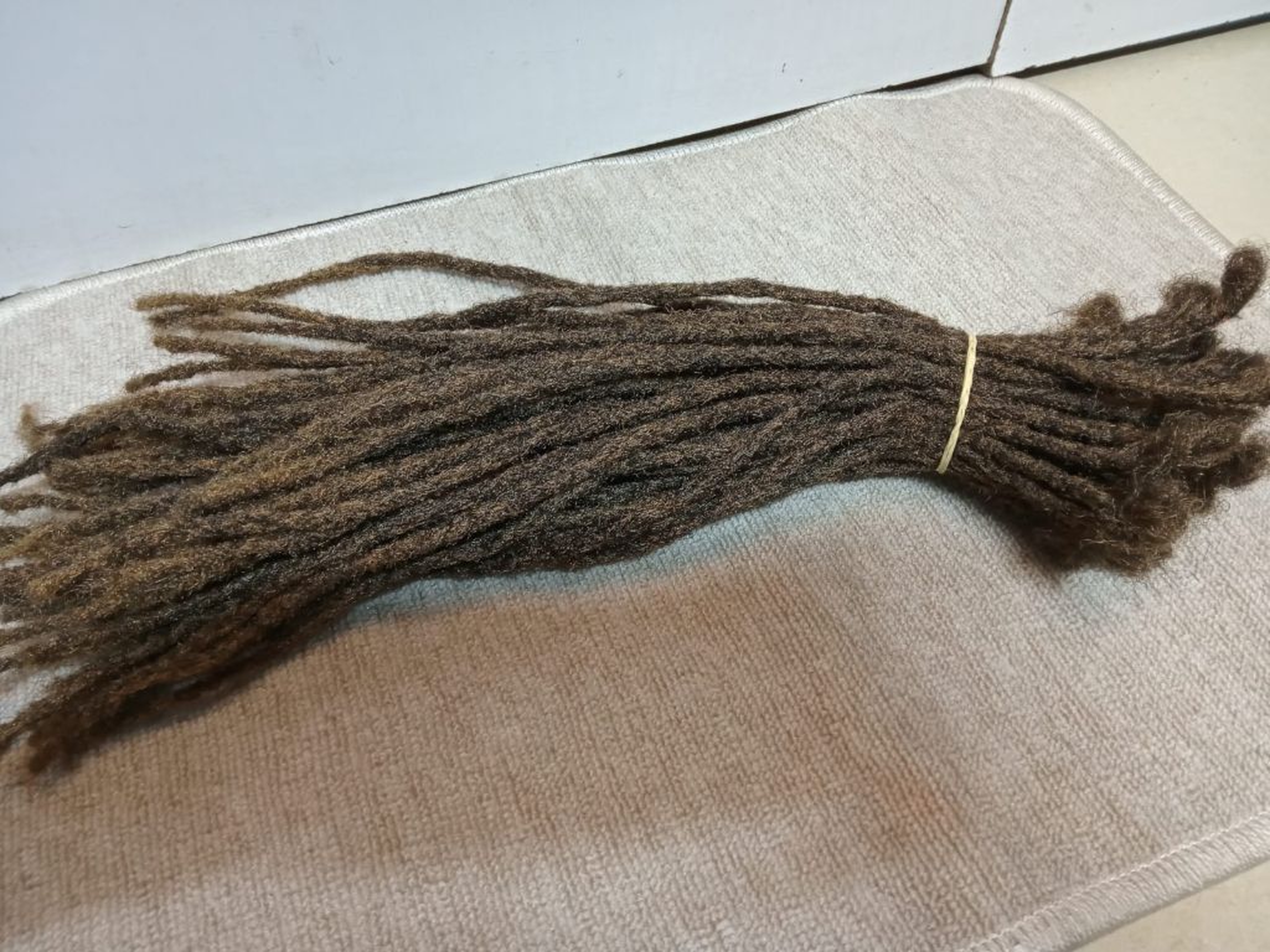 UG/Artificial Locs from 700-2k