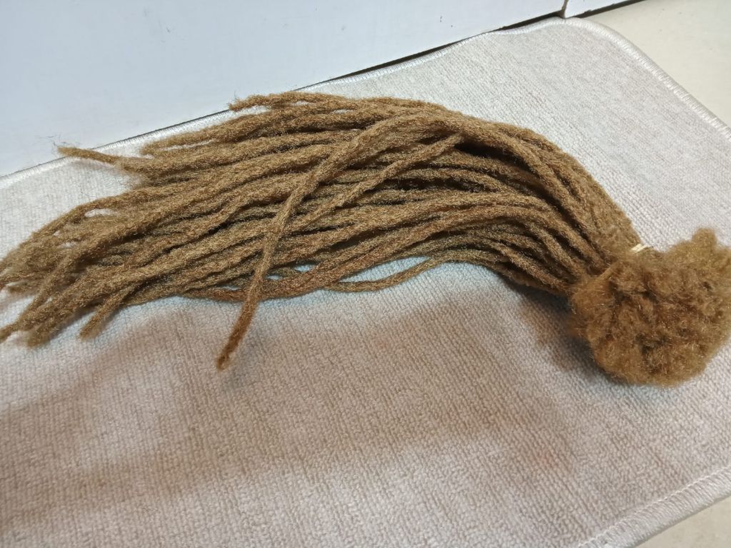 UG/Artificial Locs from 700-2k