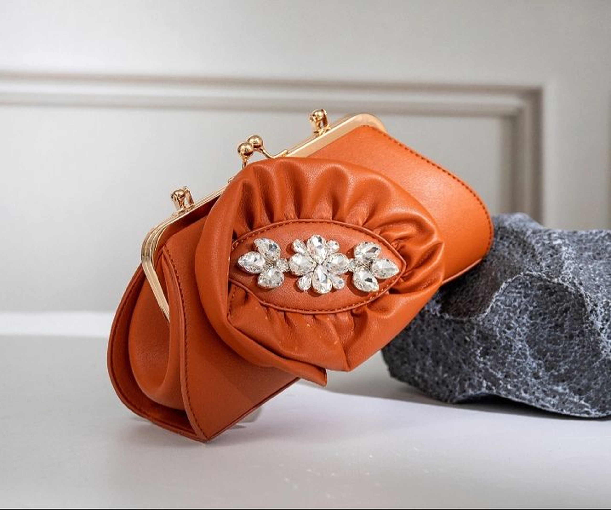 High quality gorgeous clutch/slingbag 💯