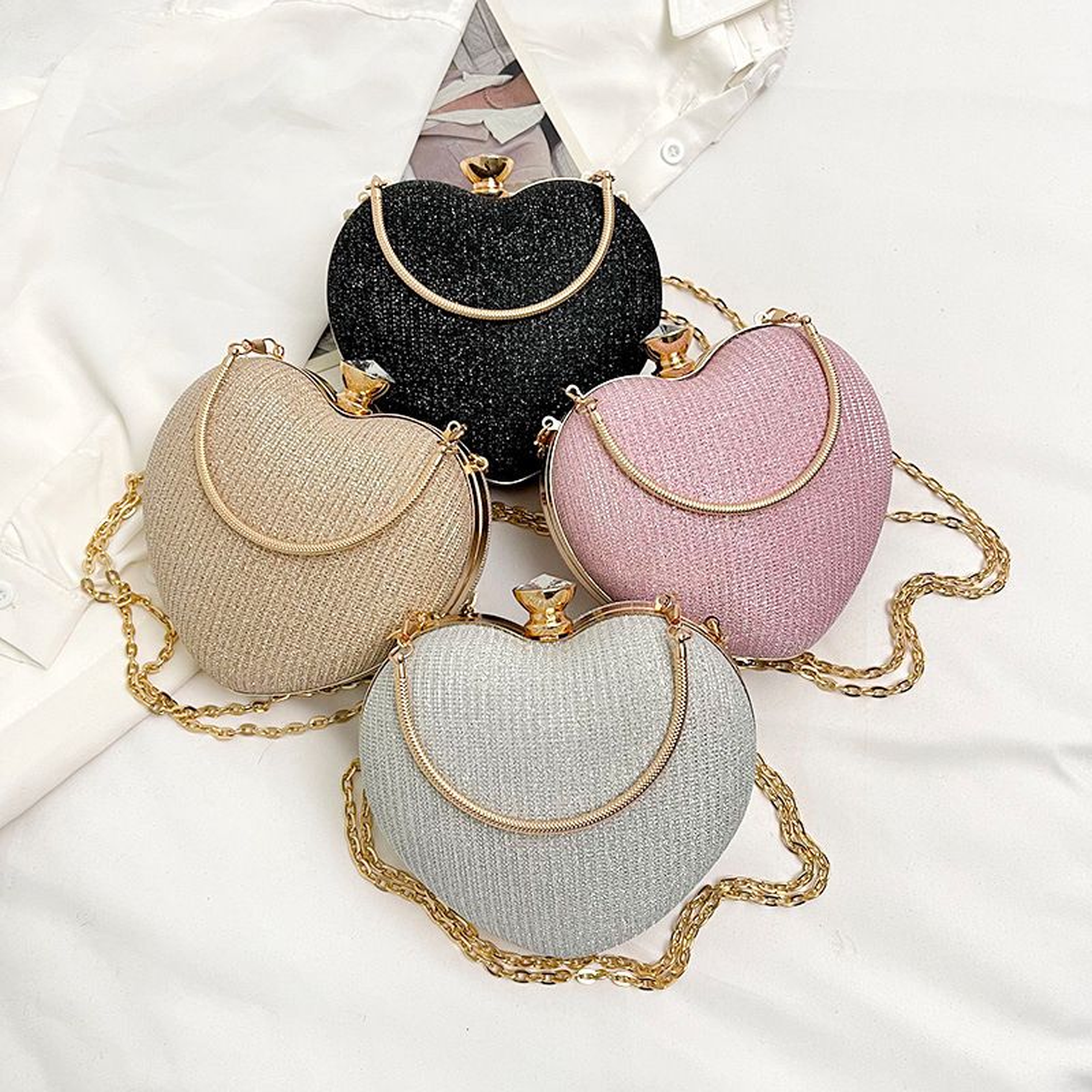 Diamond Heart-Shaped Shoulder Bag 