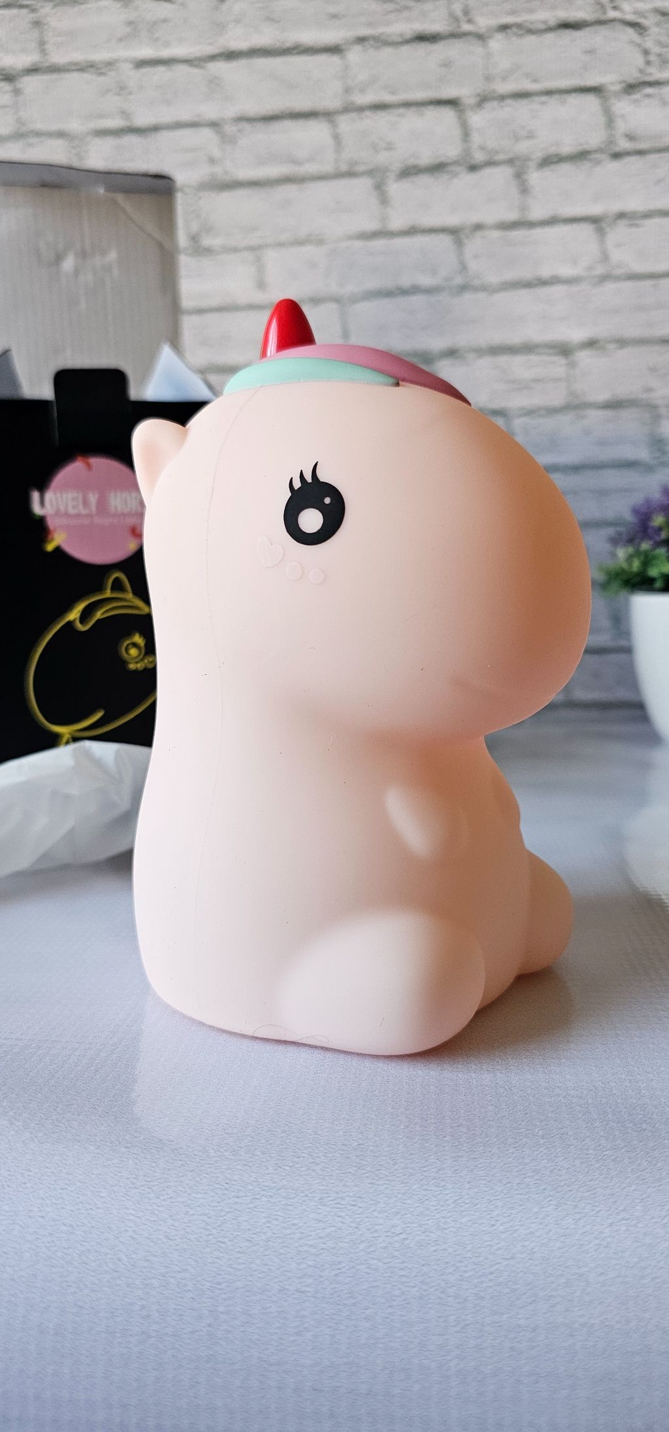 Unicorn colour changing night light