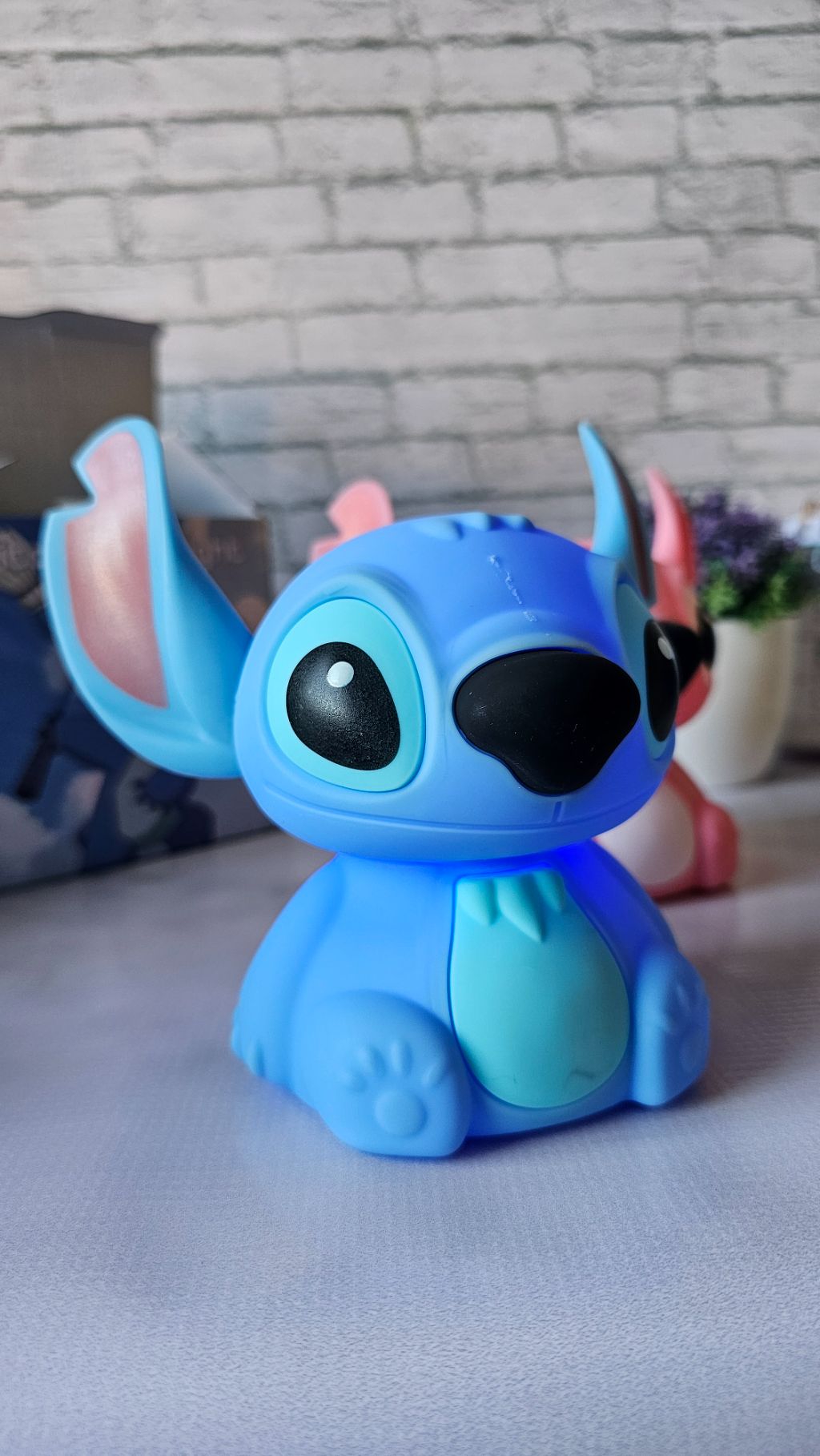 Stitch colour changing night light 