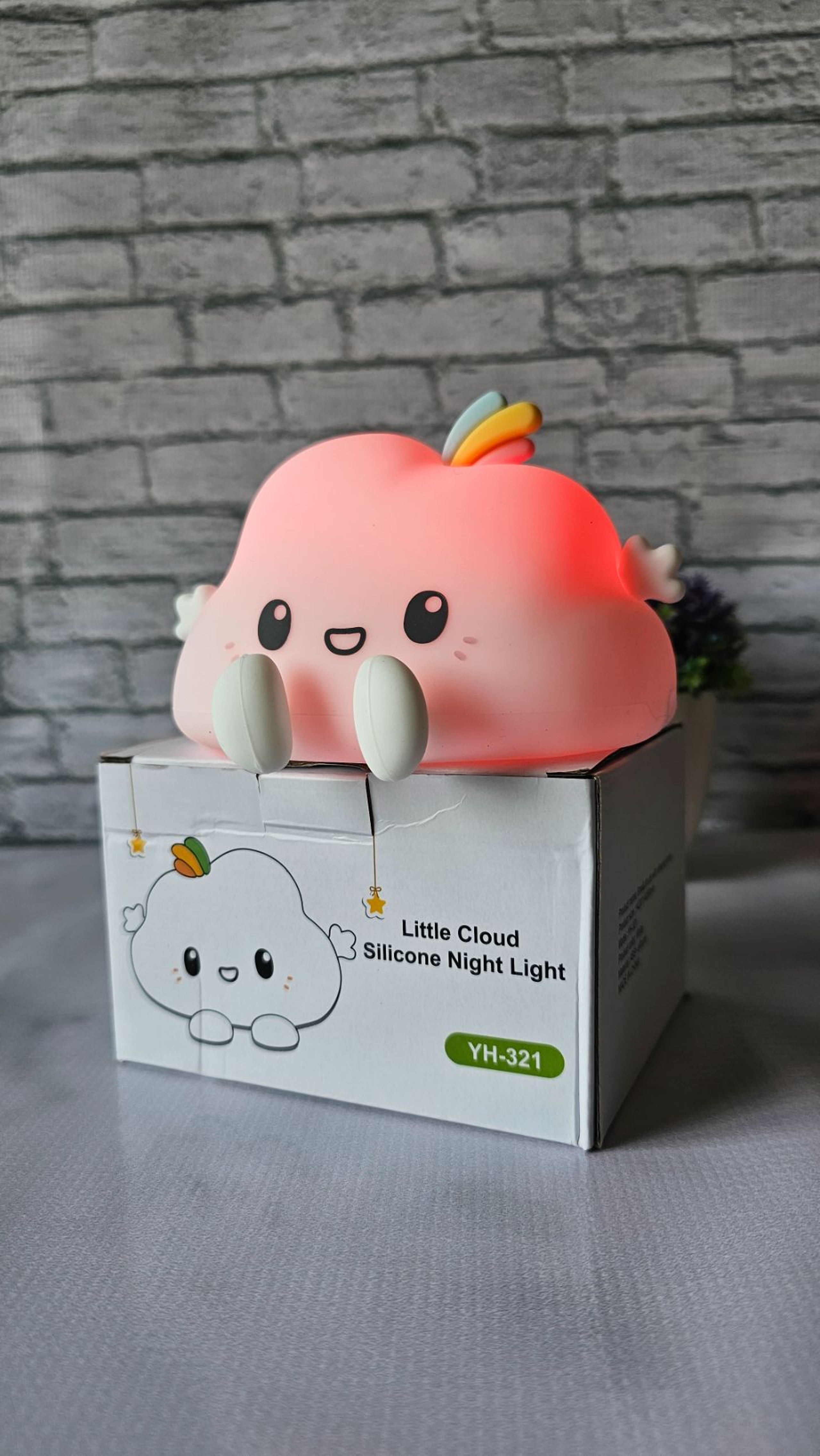 Cloud colour changing night light 