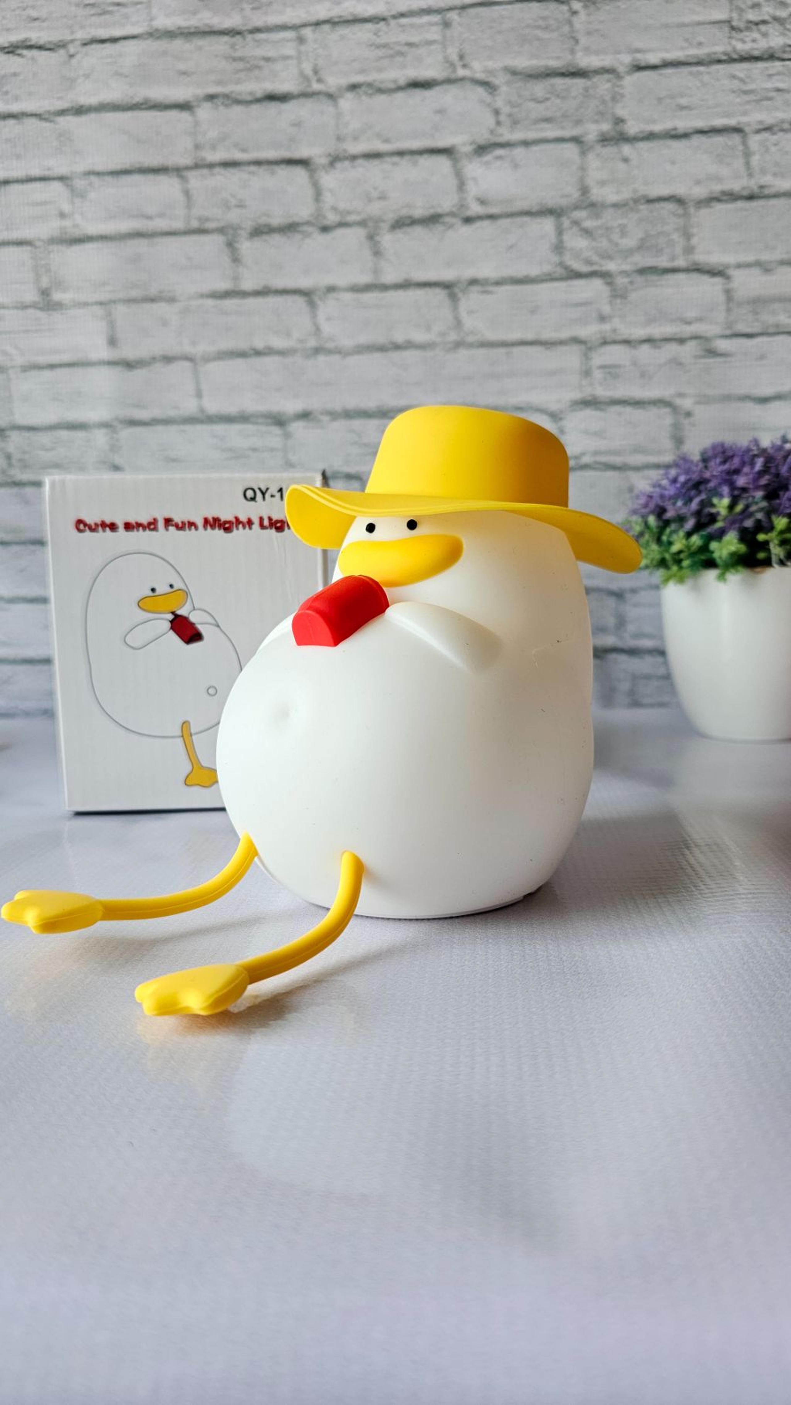 Oh so cute colour changing night light