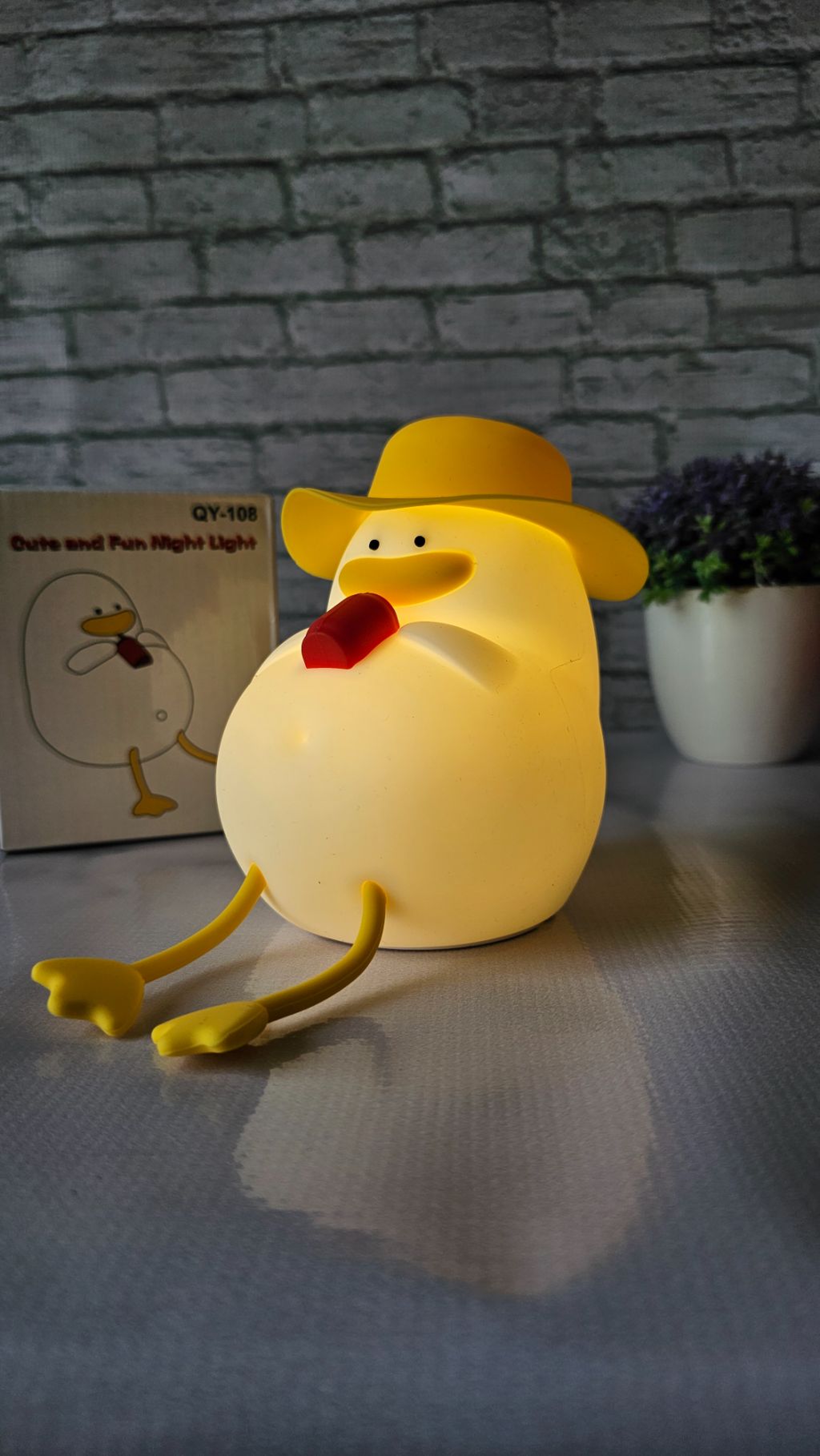 Oh so cute colour changing night light