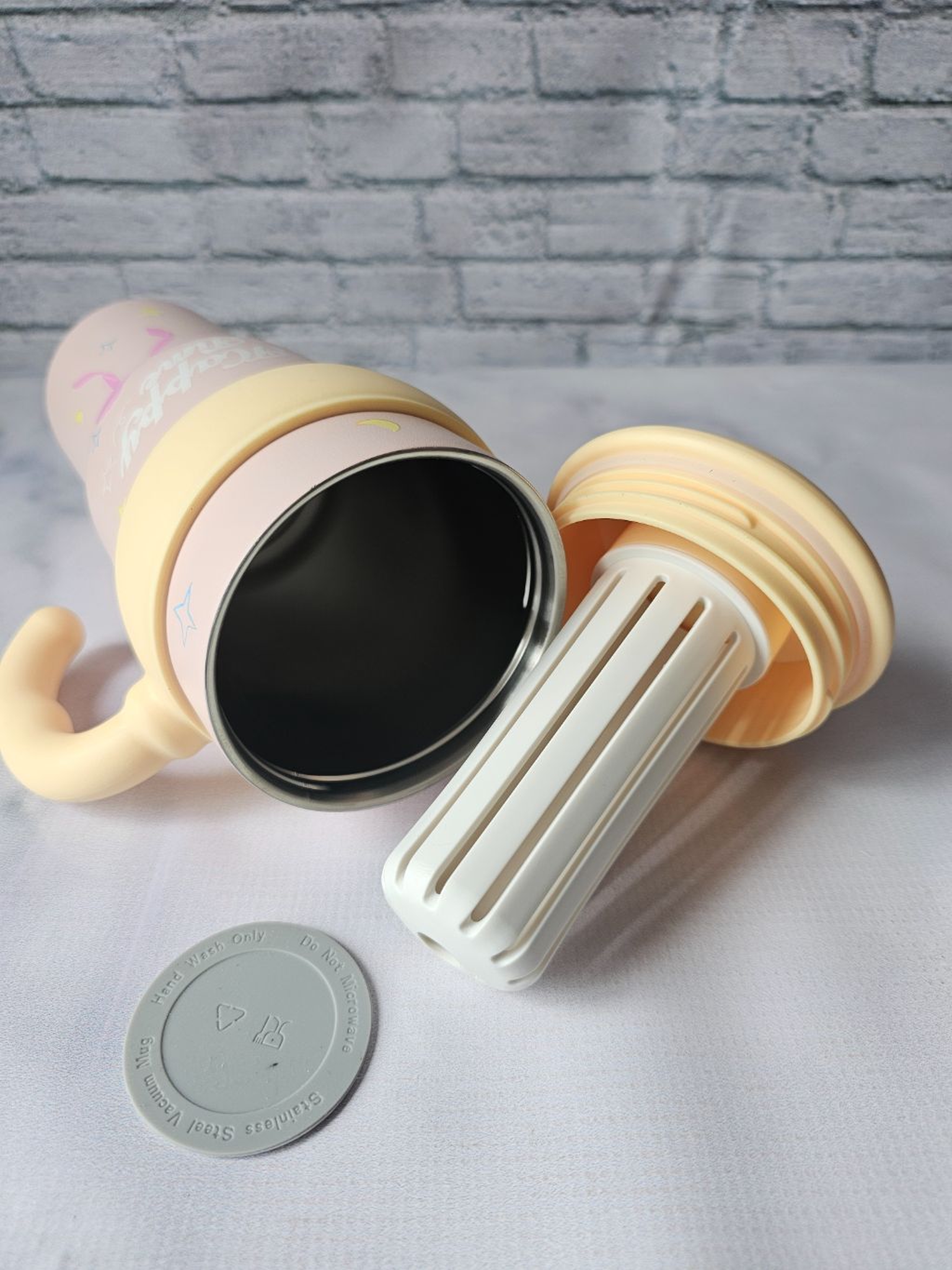 Pastel pink Insulated mug