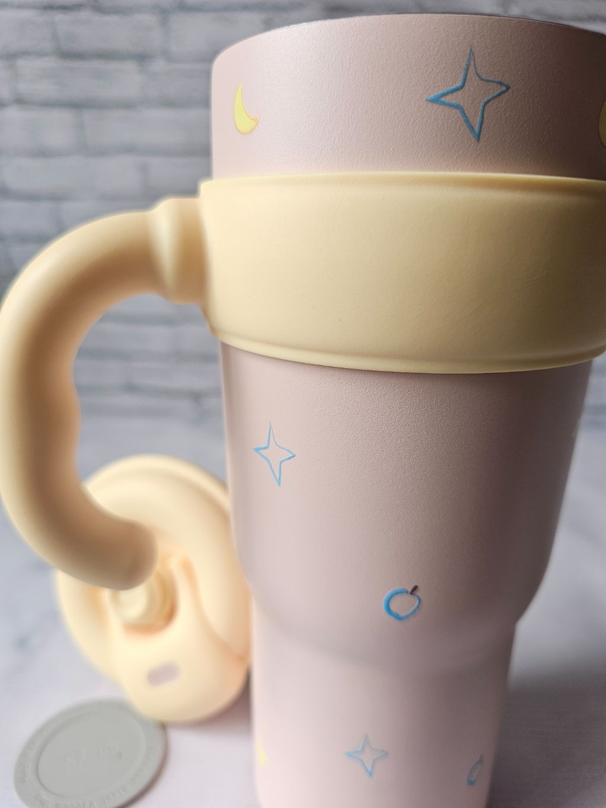Pastel pink Insulated mug