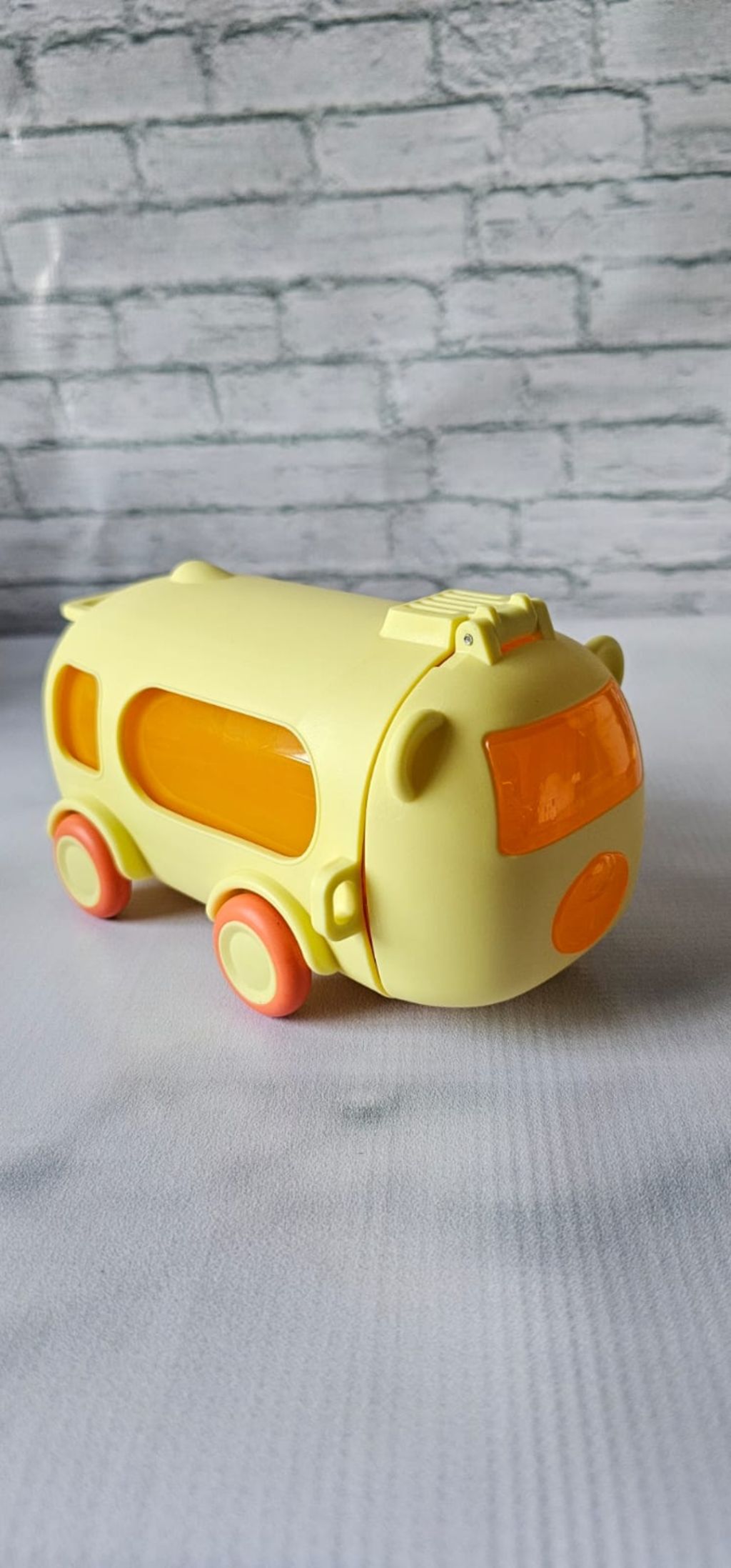 Kids bus waterbottle