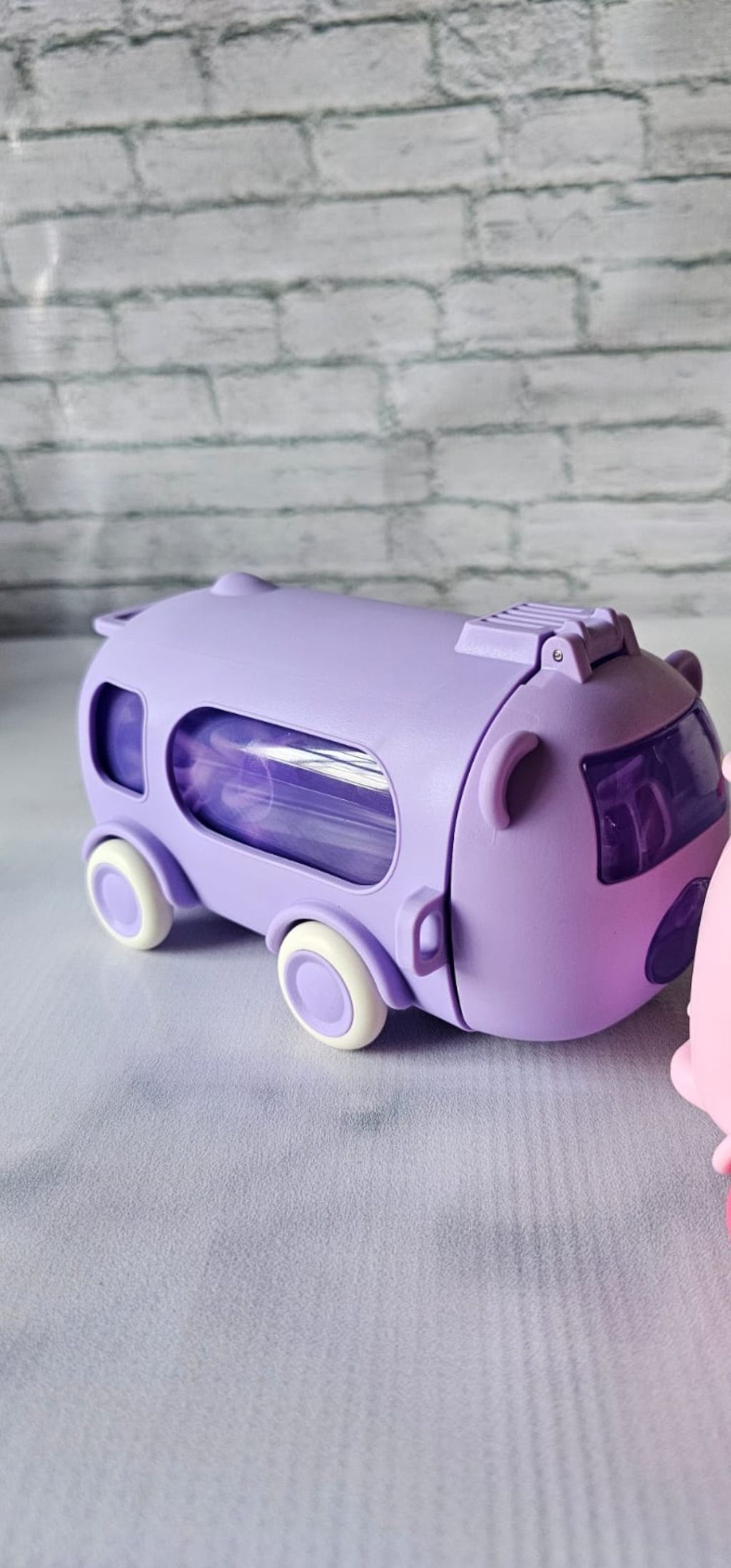 Kids bus waterbottle