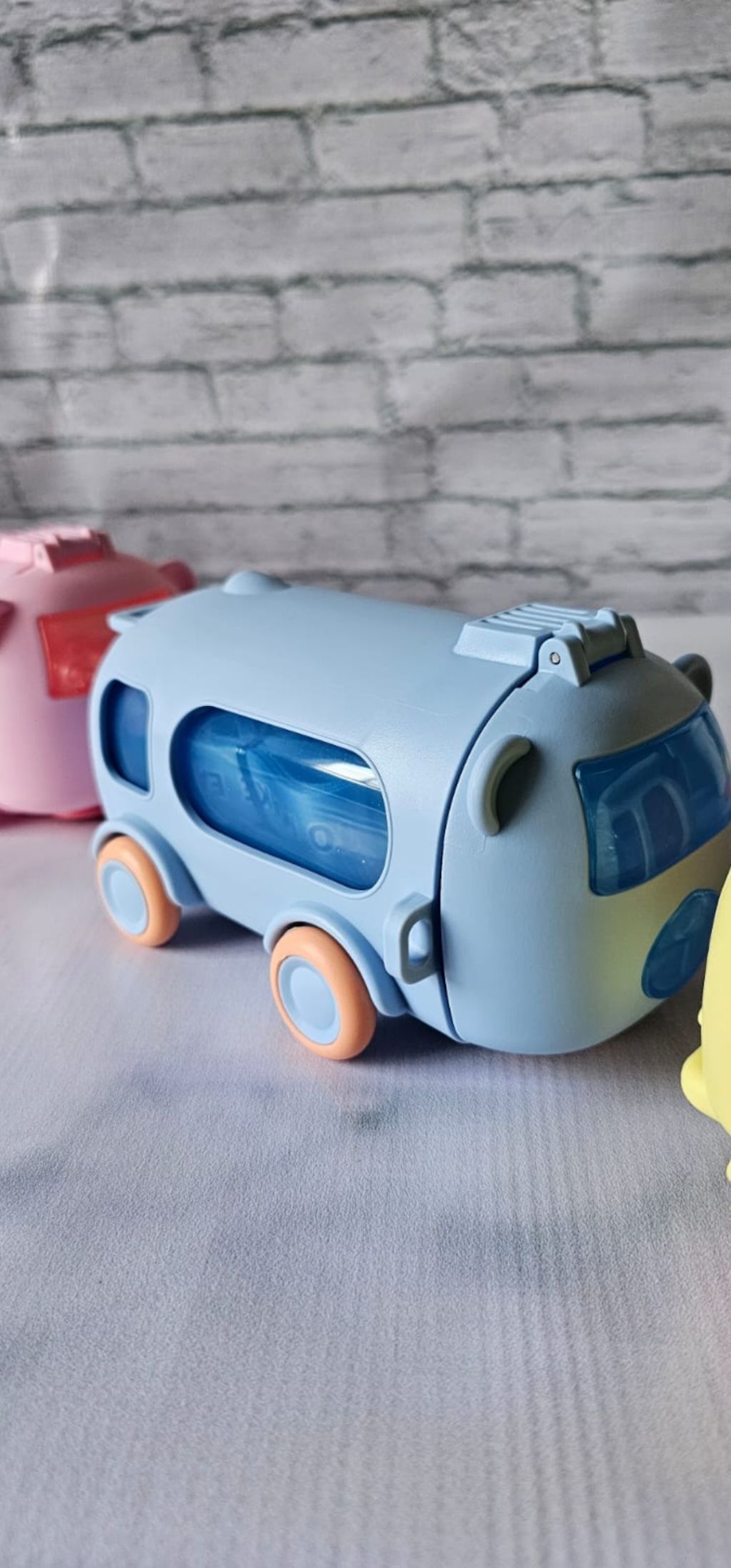 Kids bus waterbottle