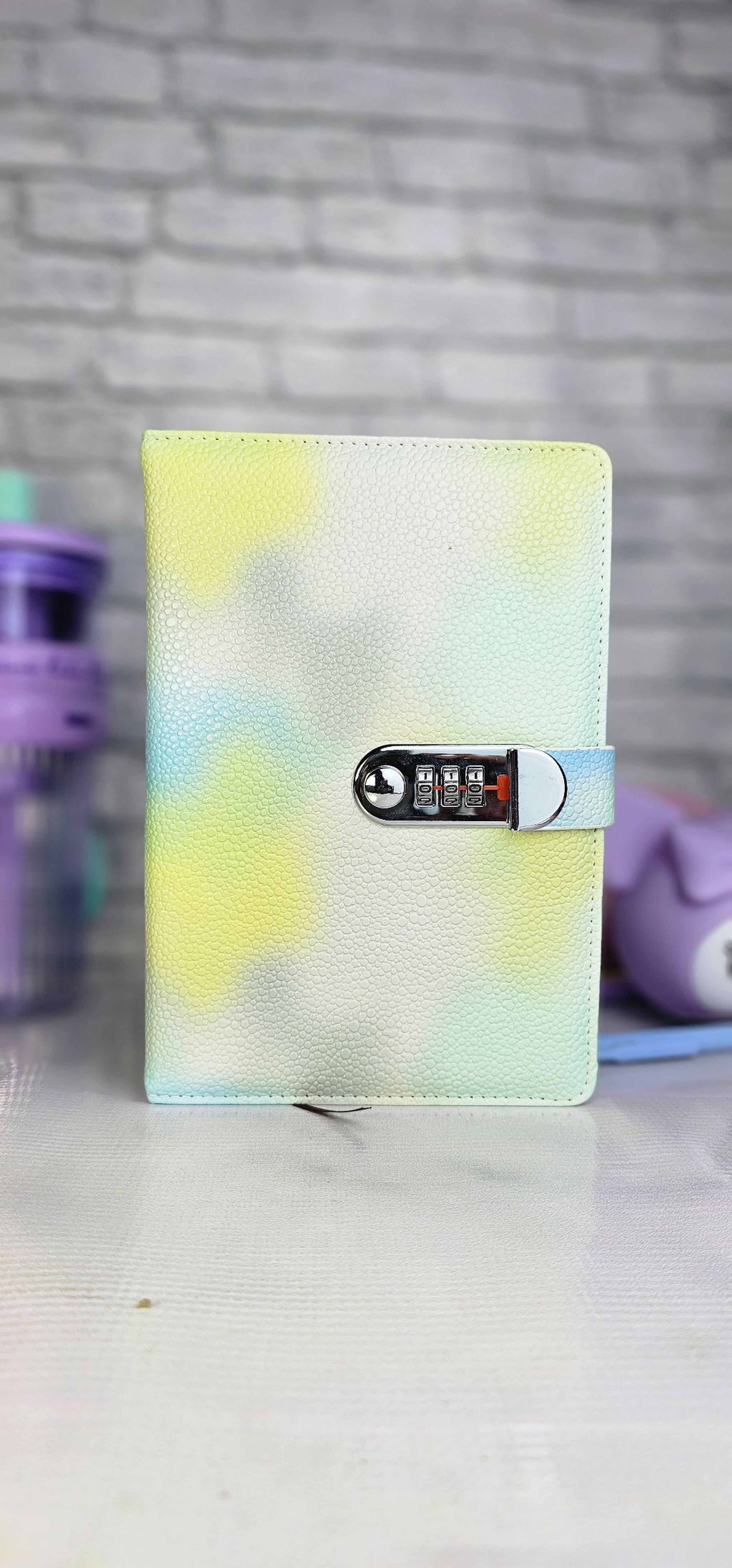 Lock notebook gradient ruled