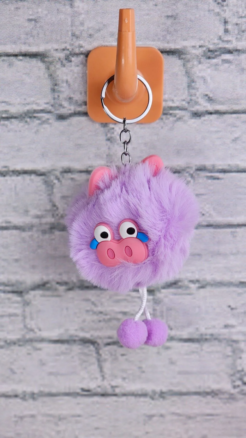 Fluffy Quircky keychain (pink, purple, red, yellow)