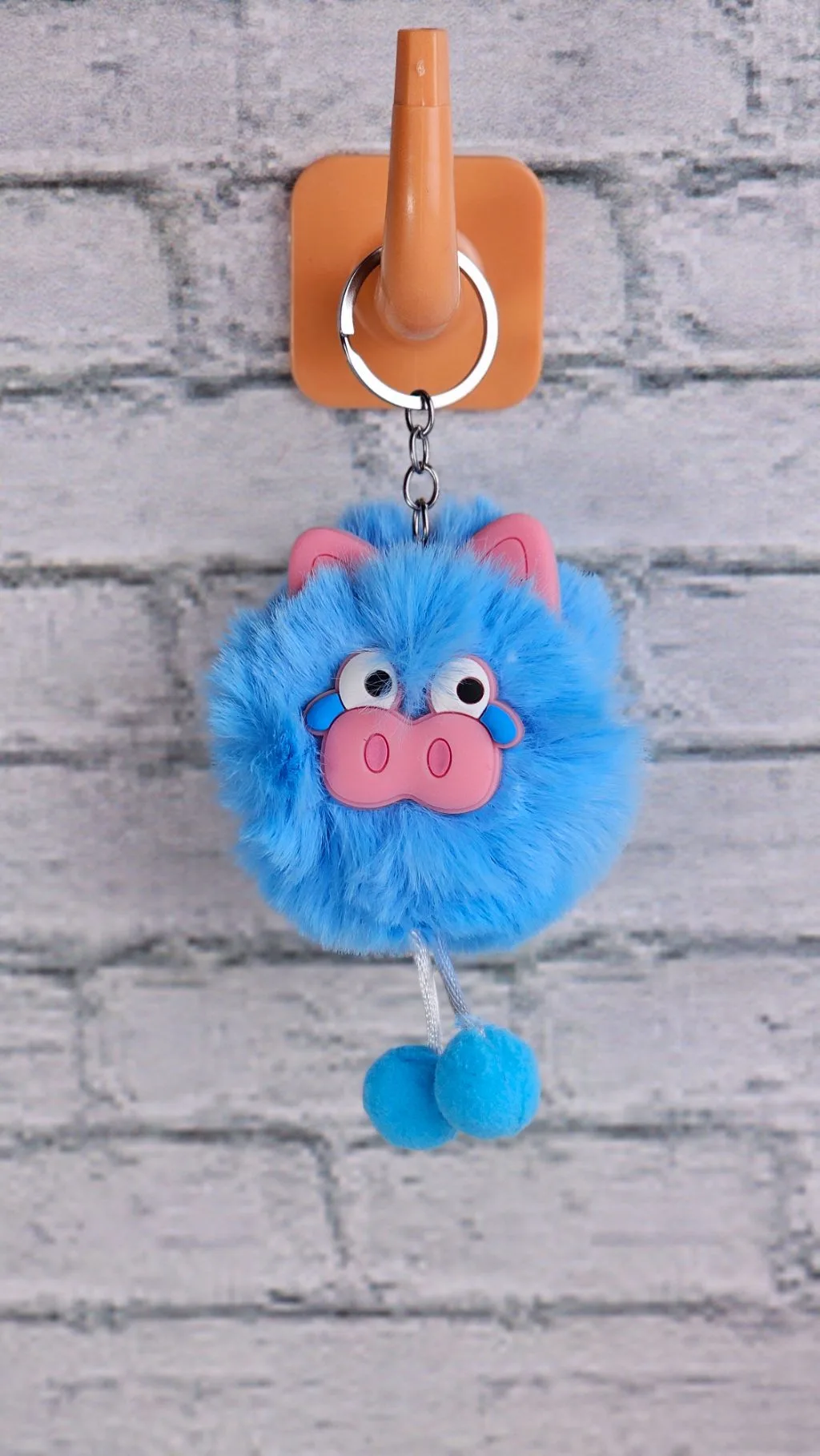 Fluffy Quircky keychain (pink, purple, red, yellow)