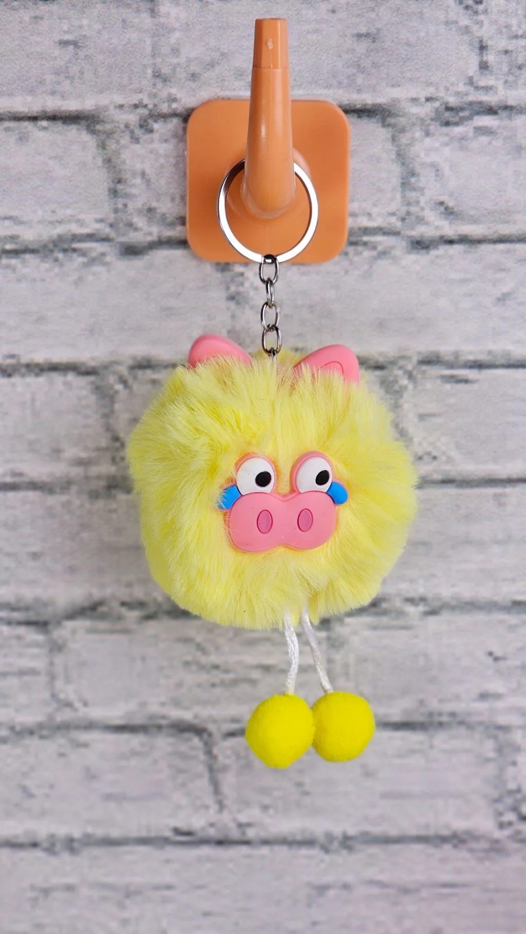 Fluffy Quircky keychain (pink, purple, red, yellow)