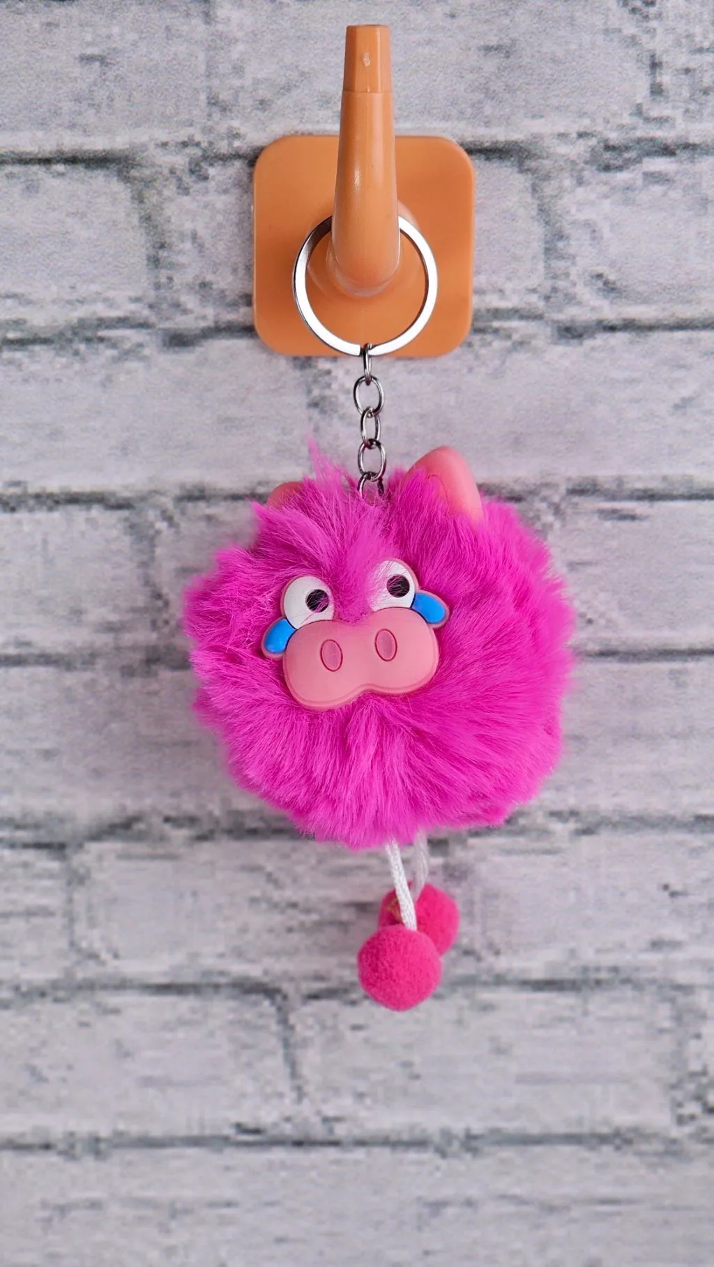 Fluffy Quircky keychain (pink, purple, red, yellow)