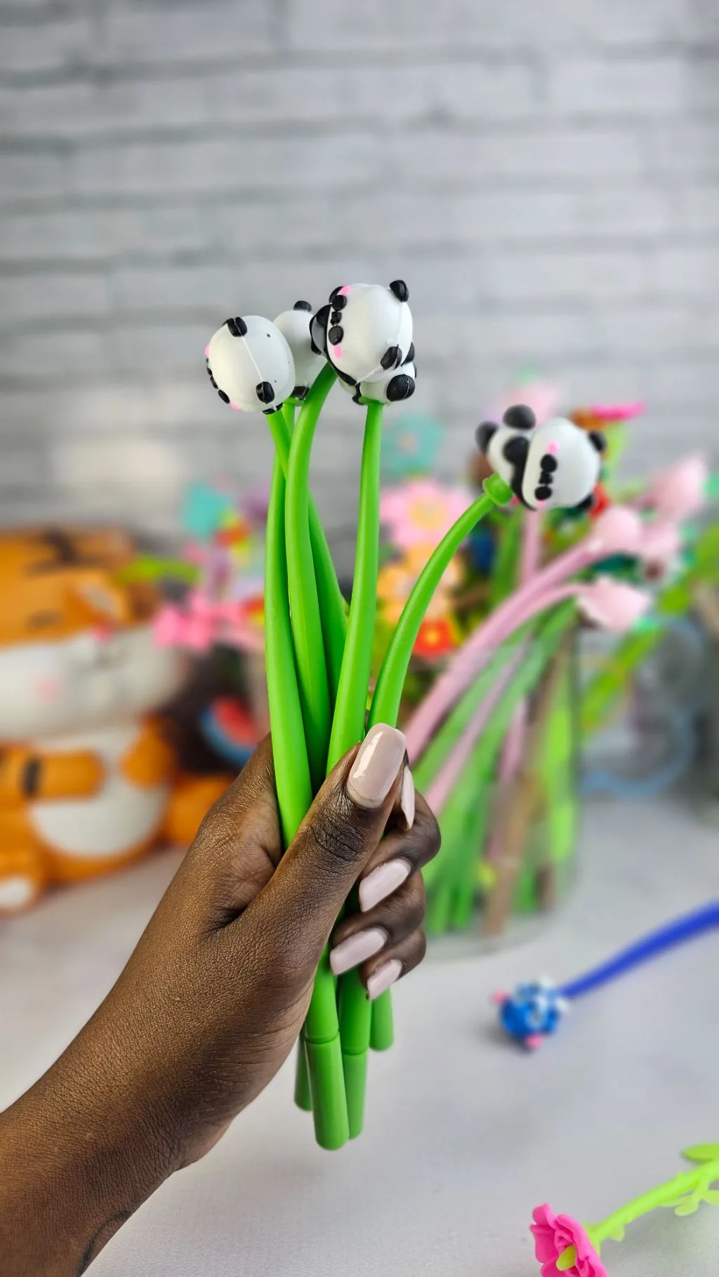 Flexible pens black sharp pointed