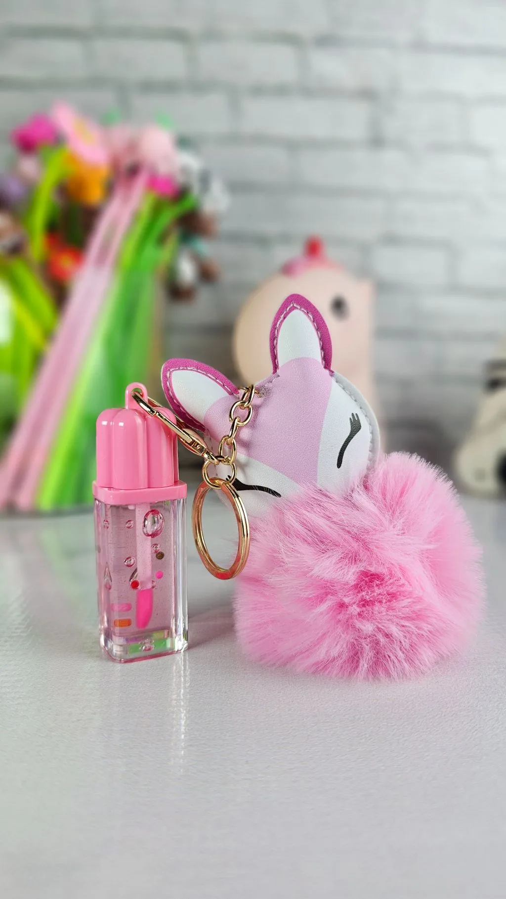 Colour changing pink lipgloss