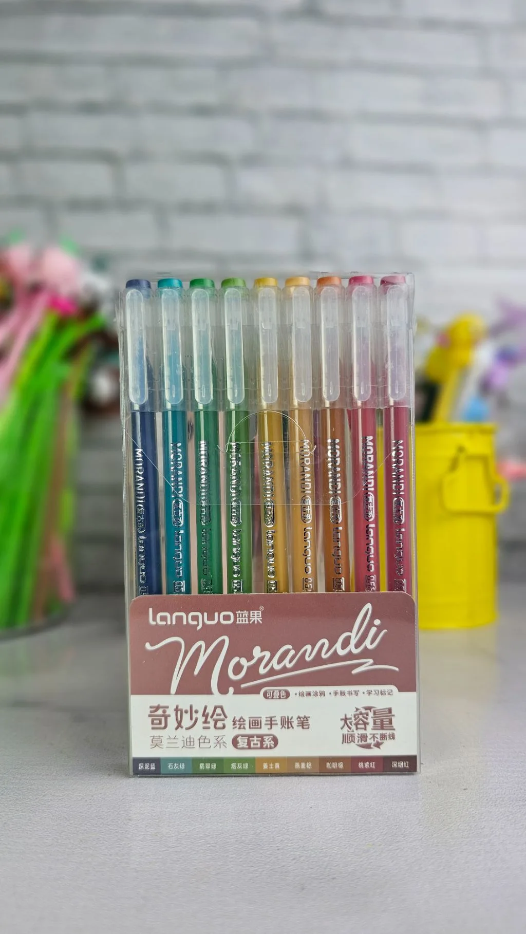 Coloured gel pen pack (black notebook pens)