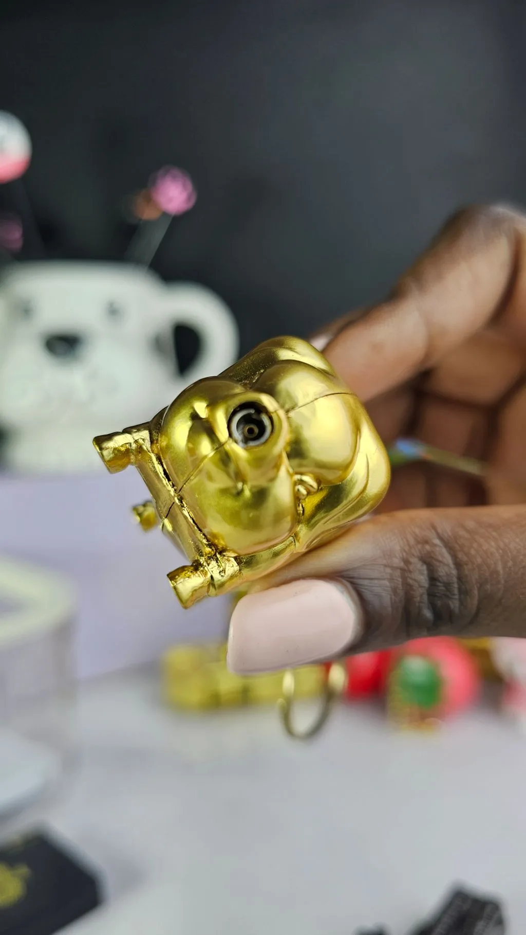 Gold pig refillable lighter gas and keychain