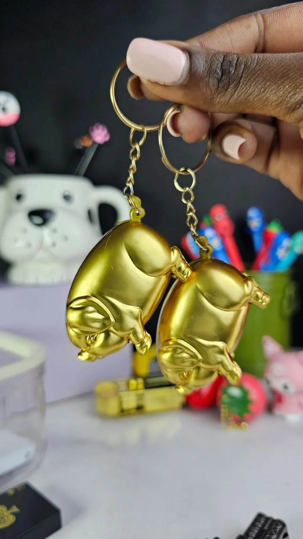Gold pig refillable lighter gas and keychain