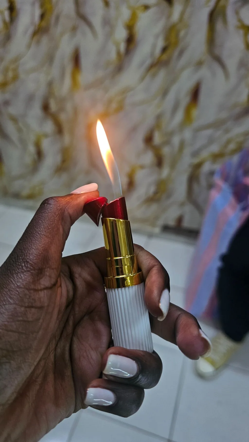 Lipstick refillable gas lighter (black and white)