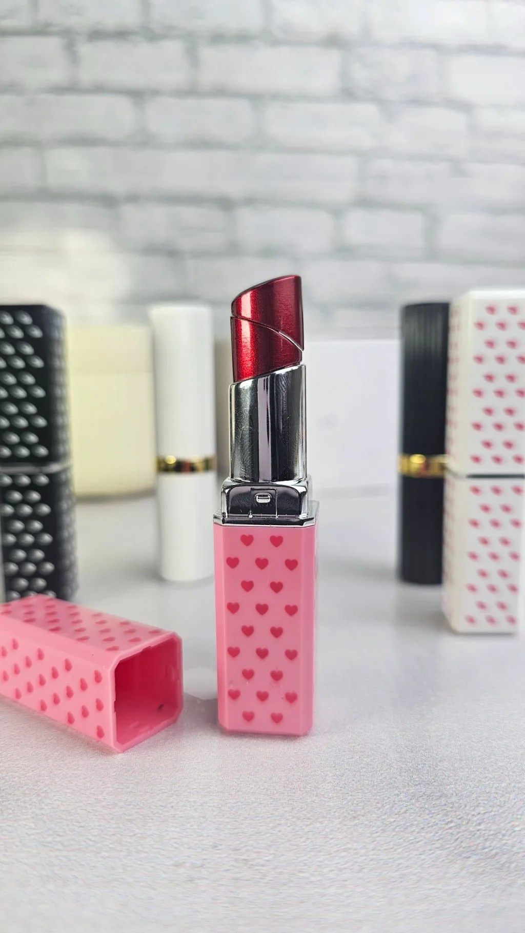 Lipstick detailed refillable lighter