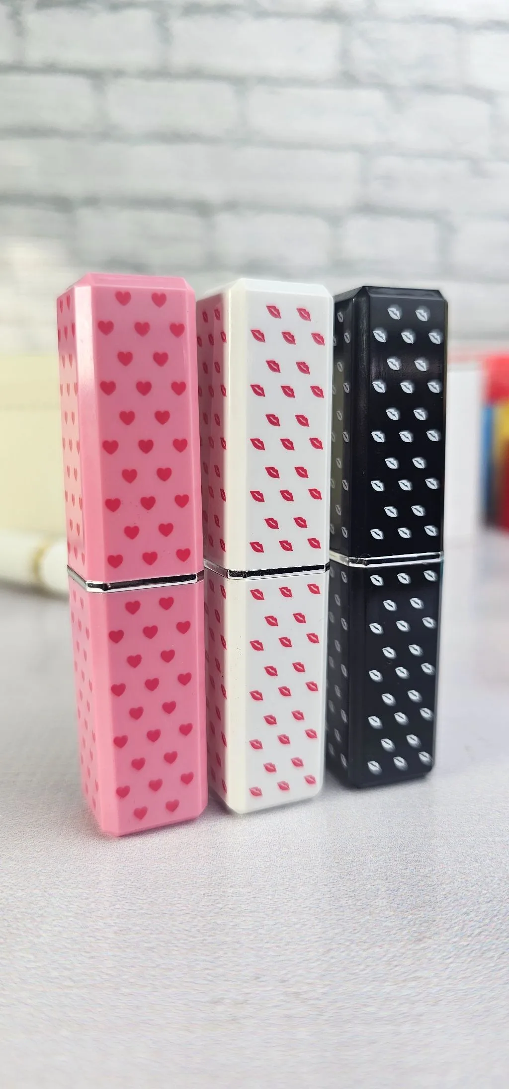 Lipstick detailed refillable lighter