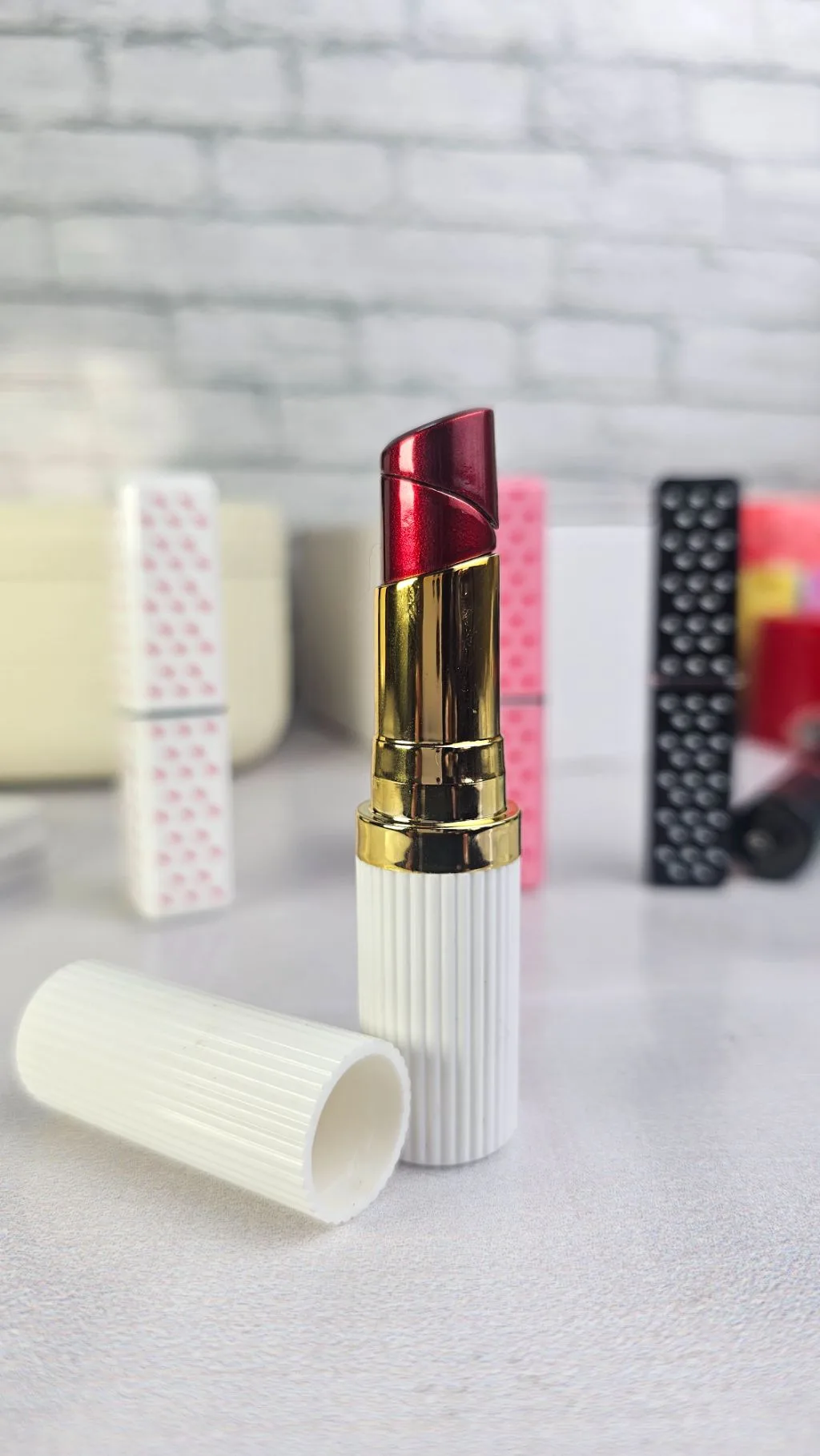 Lipstick gas refillable lighter