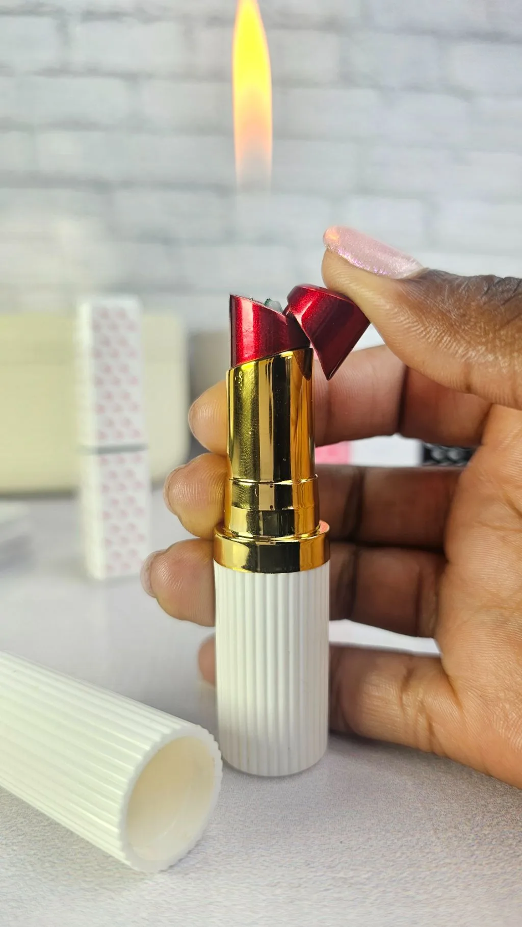 Lipstick gas refillable lighter