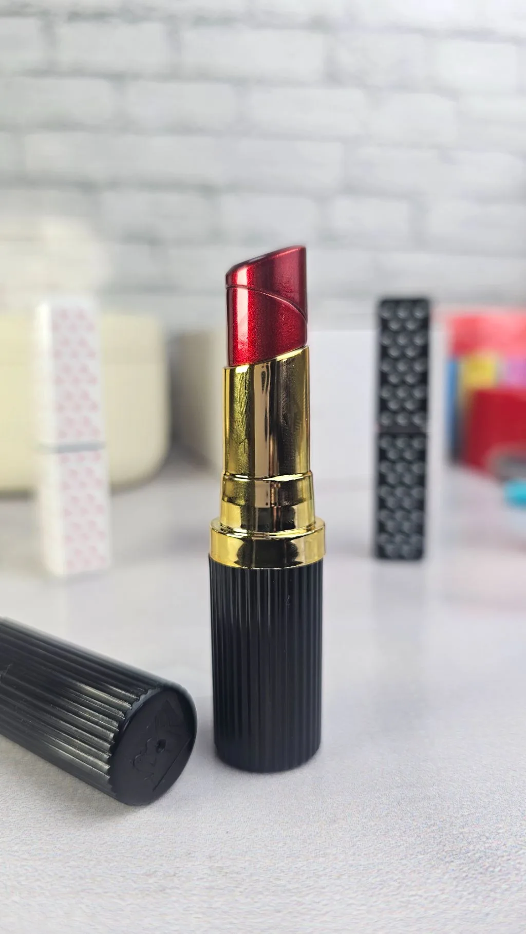 Lipstick gas refillable lighter