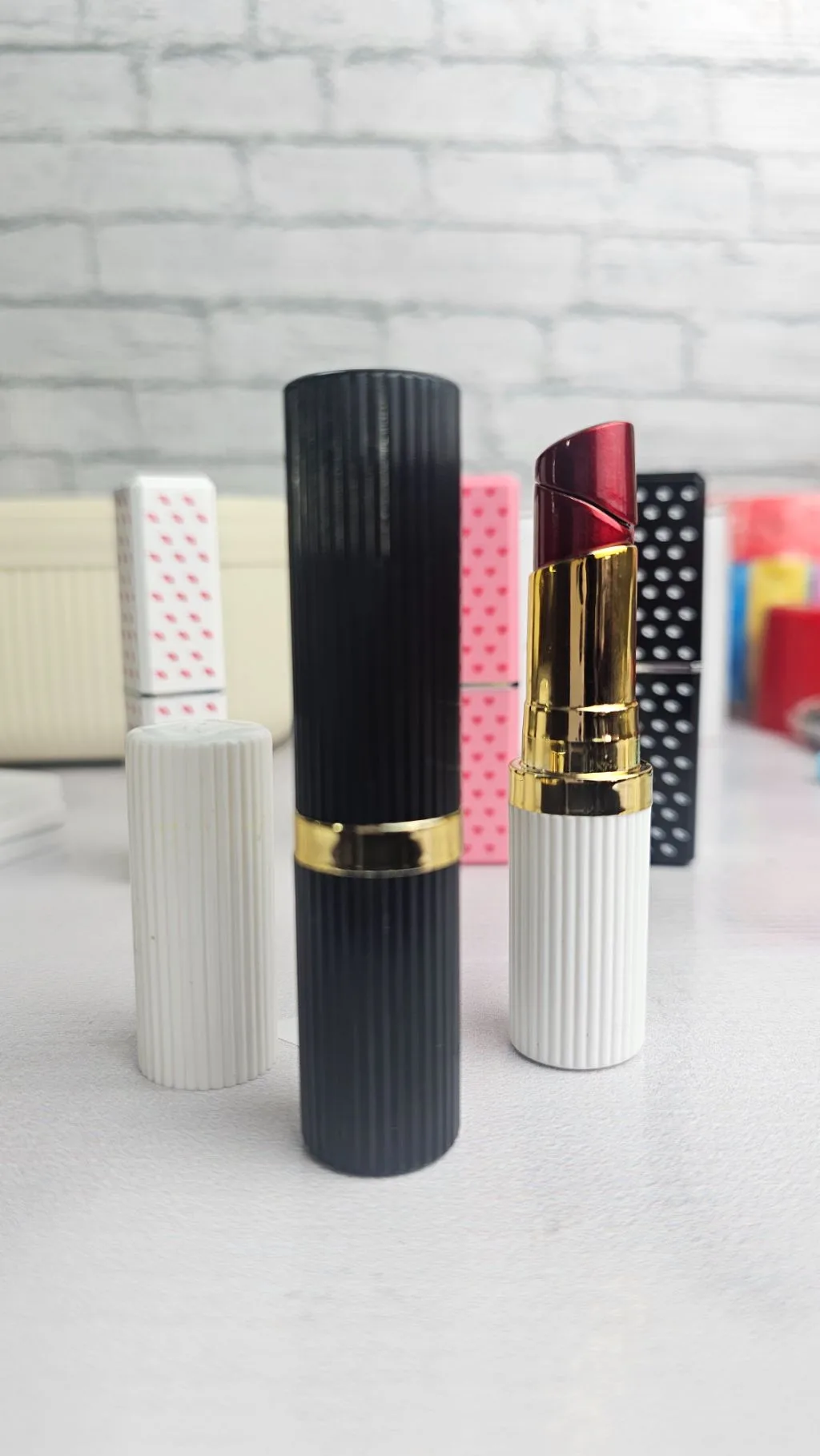 Lipstick gas refillable lighter