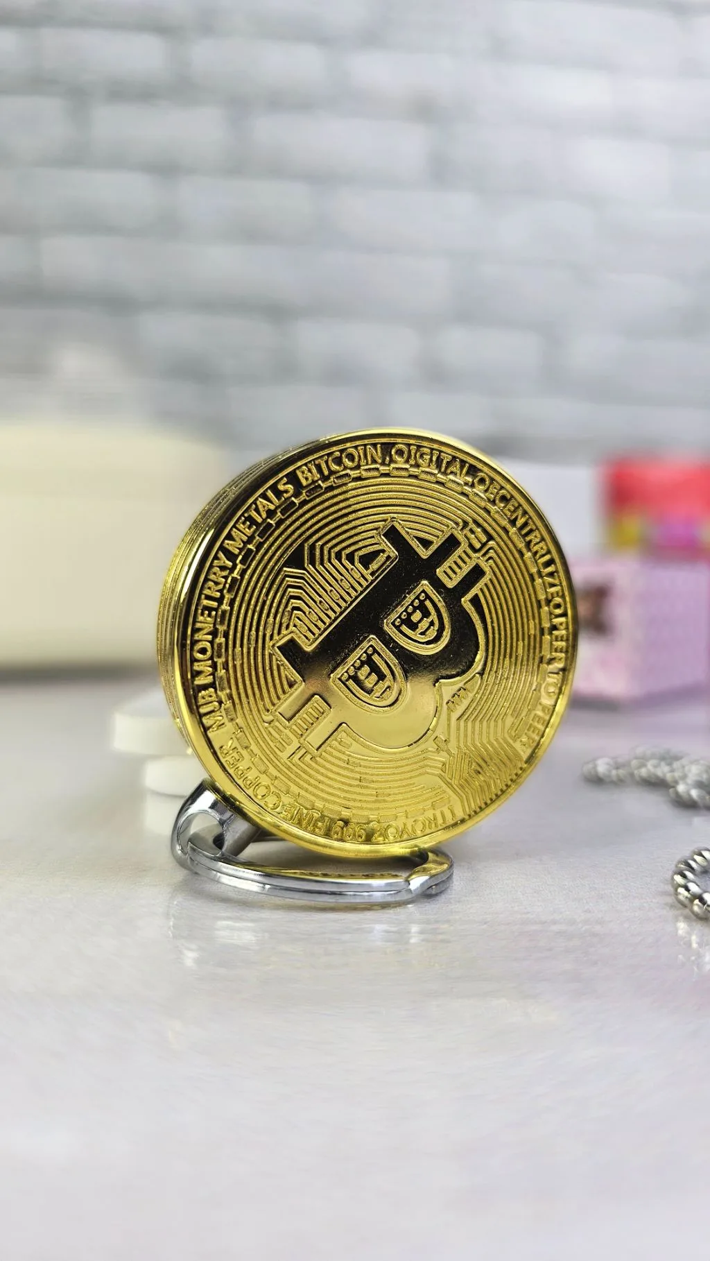 Gold bitcoin refillable lighter
