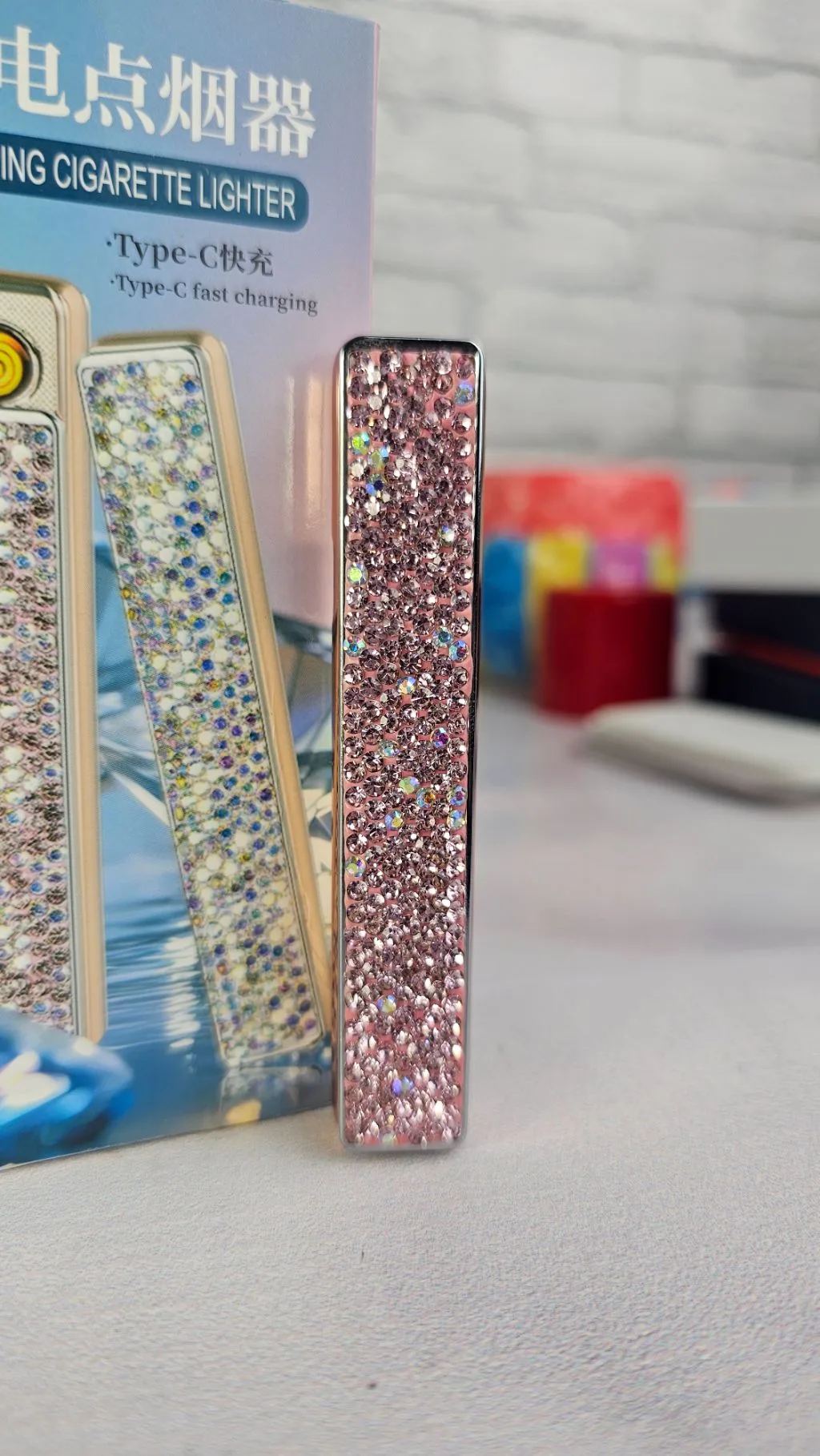Rechargeable windproof glittery lighter