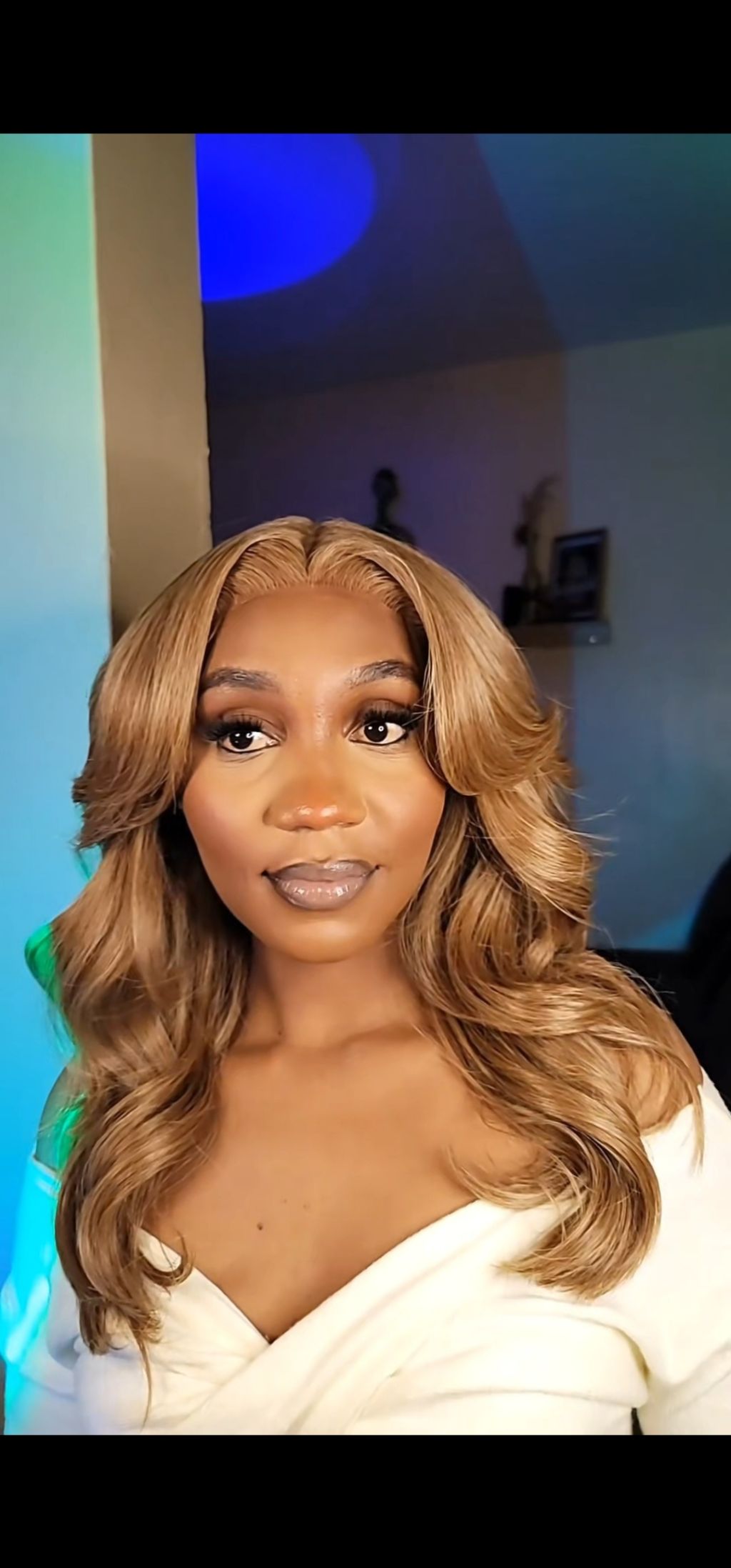 ALORA LAYERED WIG
