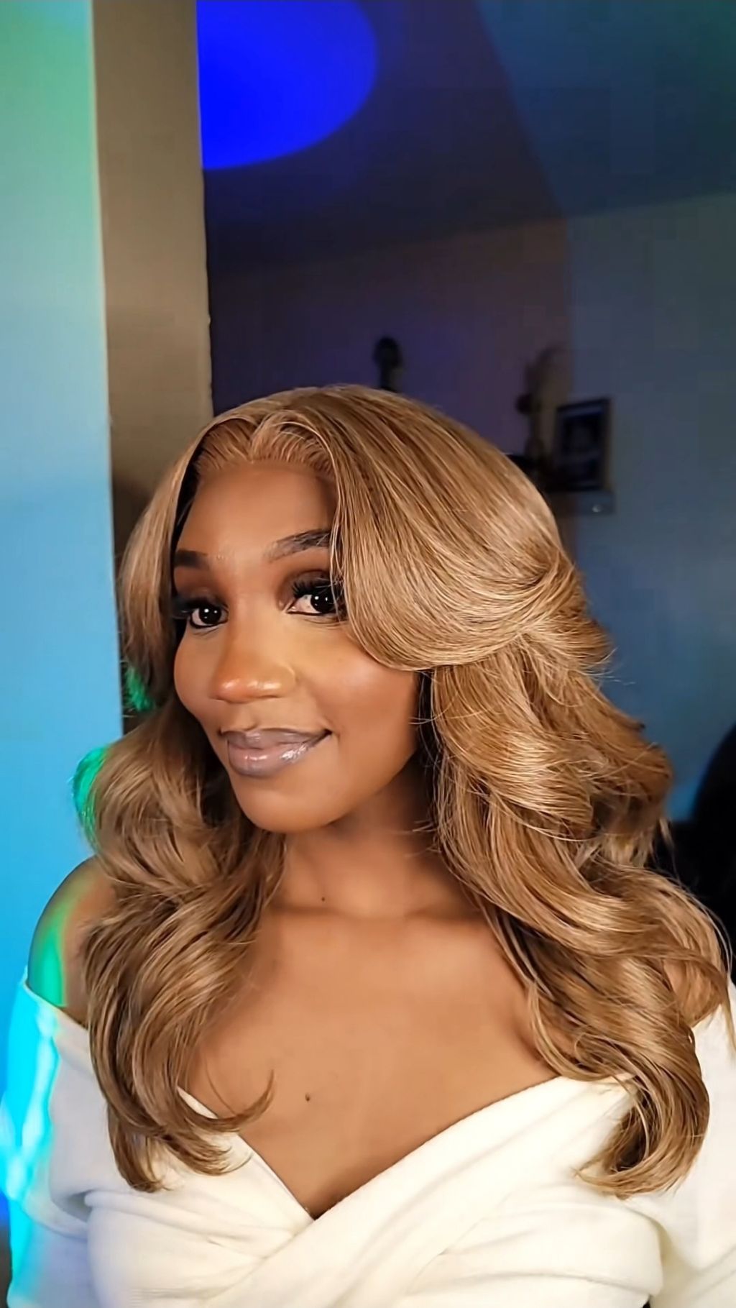 ALORA LAYERED WIG
