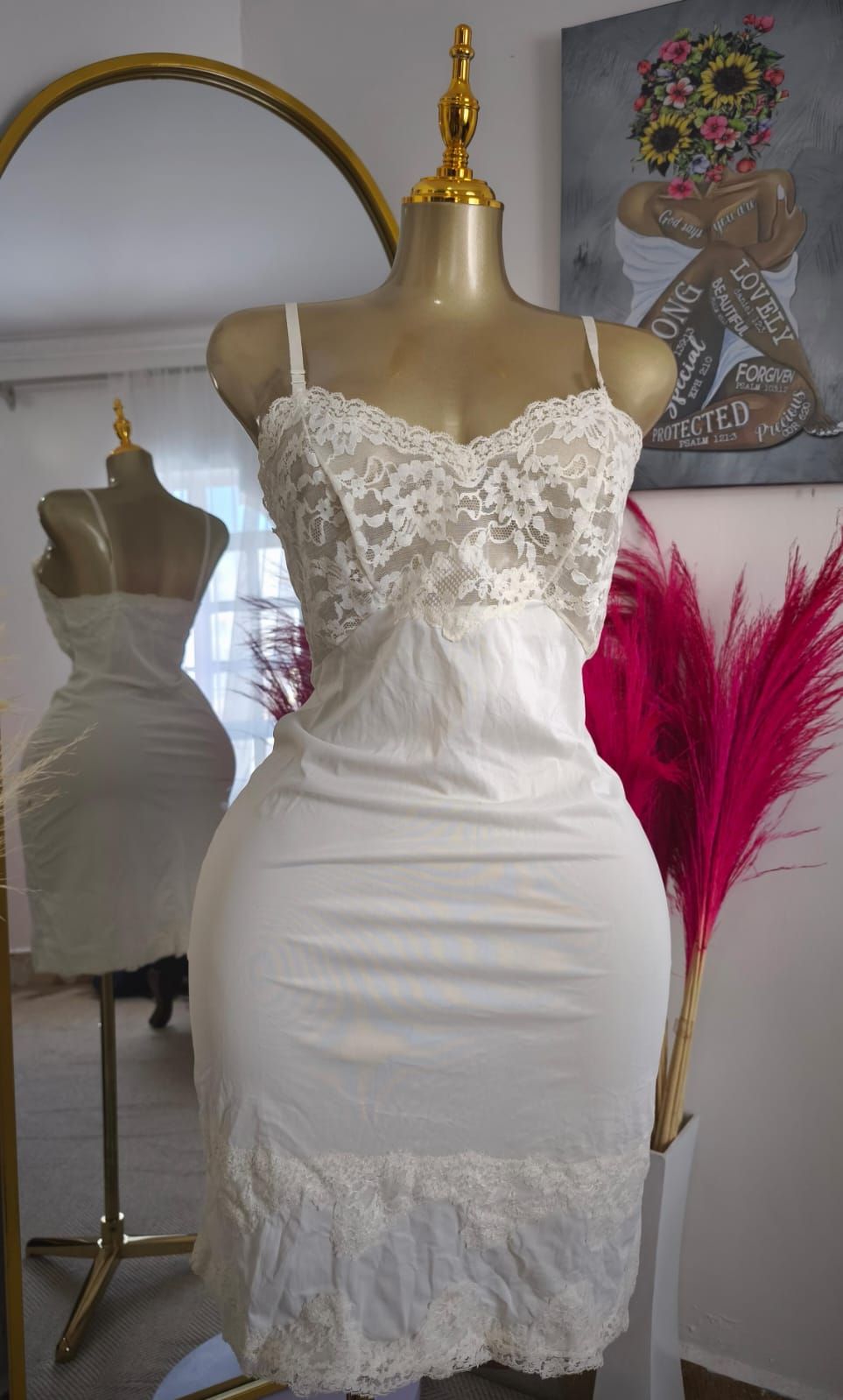 Embroidered Floral petticoat with Scalloped Lace Trim