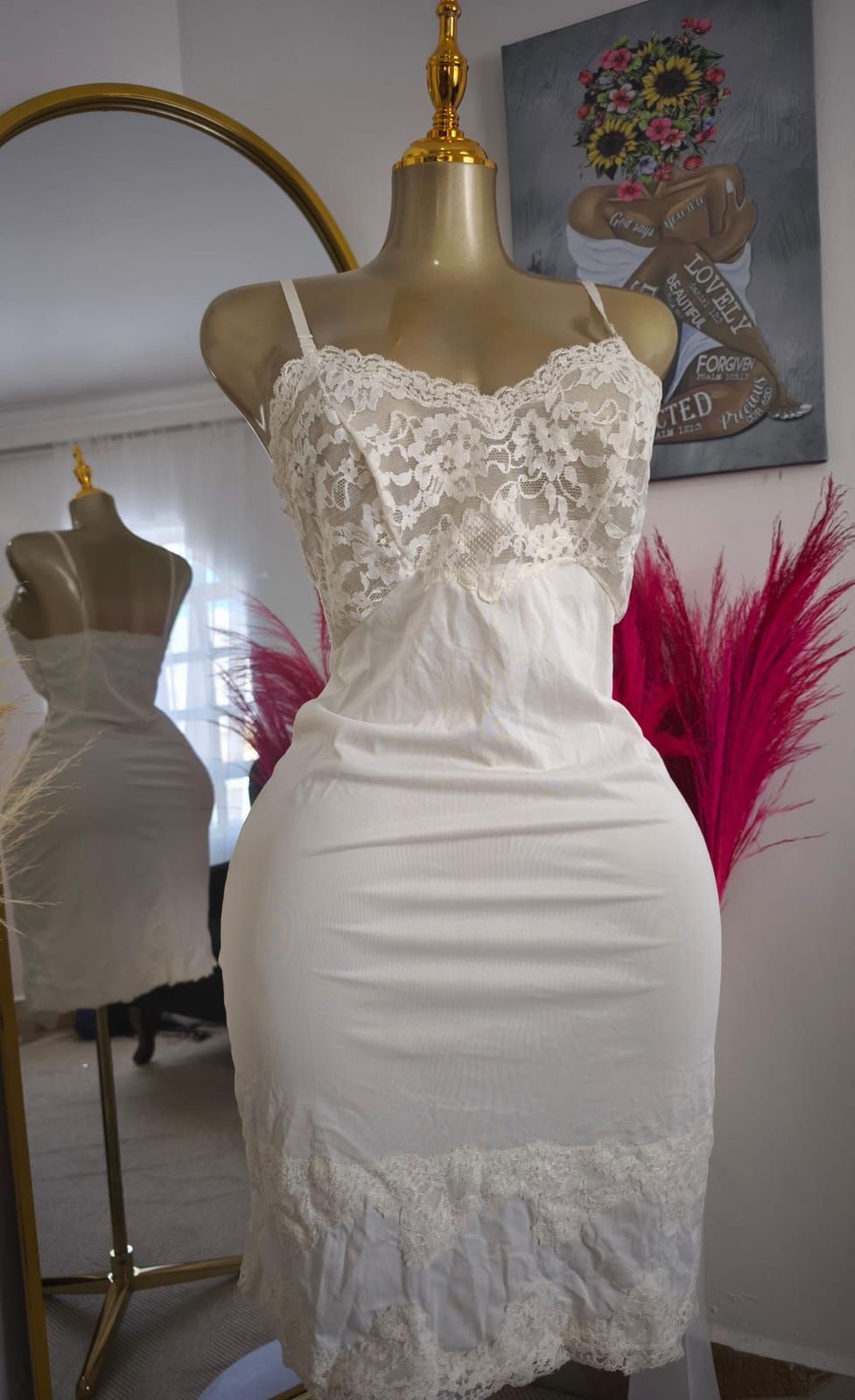Embroidered Floral petticoat with Scalloped Lace Trim