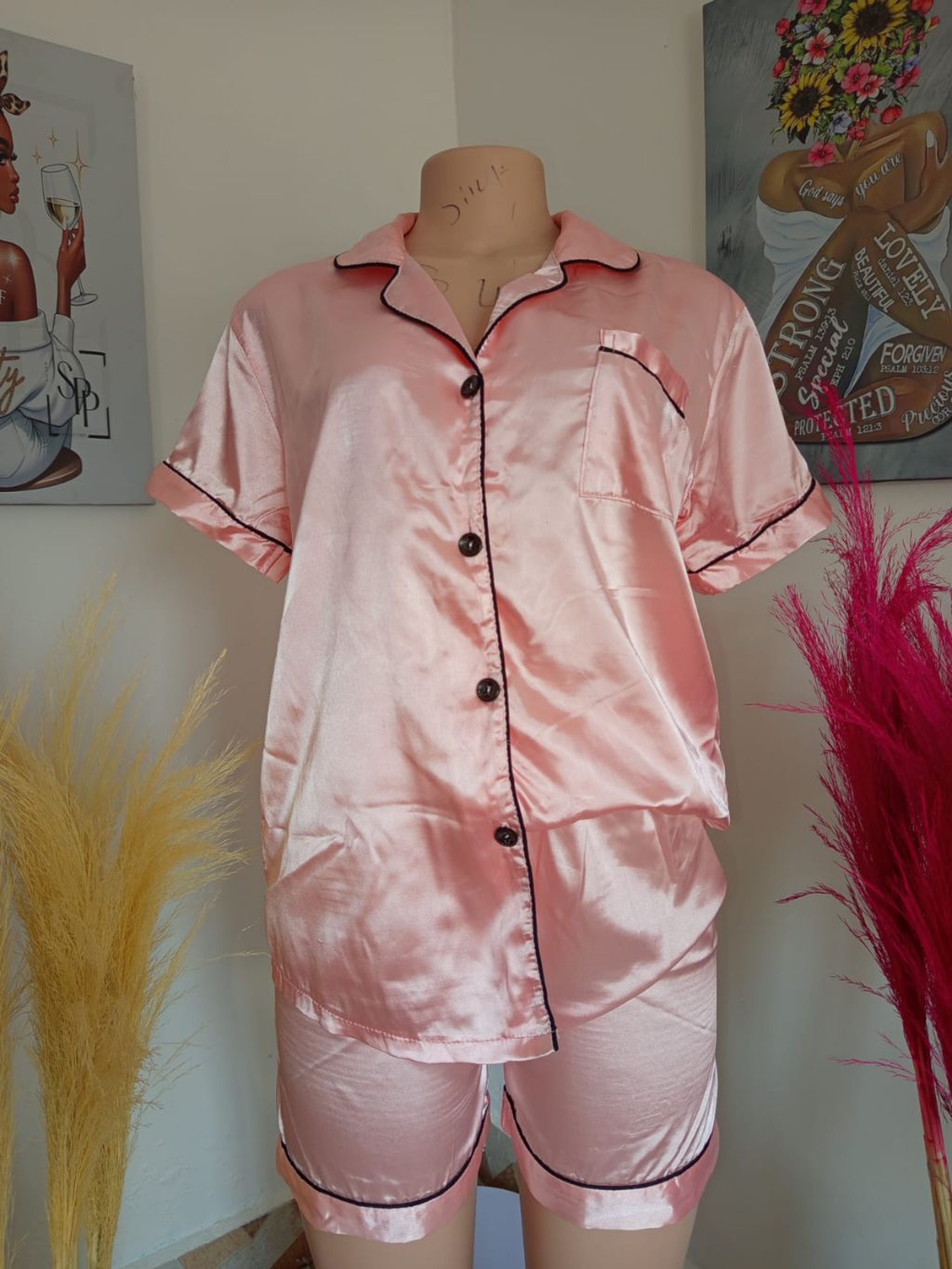 The Signature Contrast-Trim Pajama Set