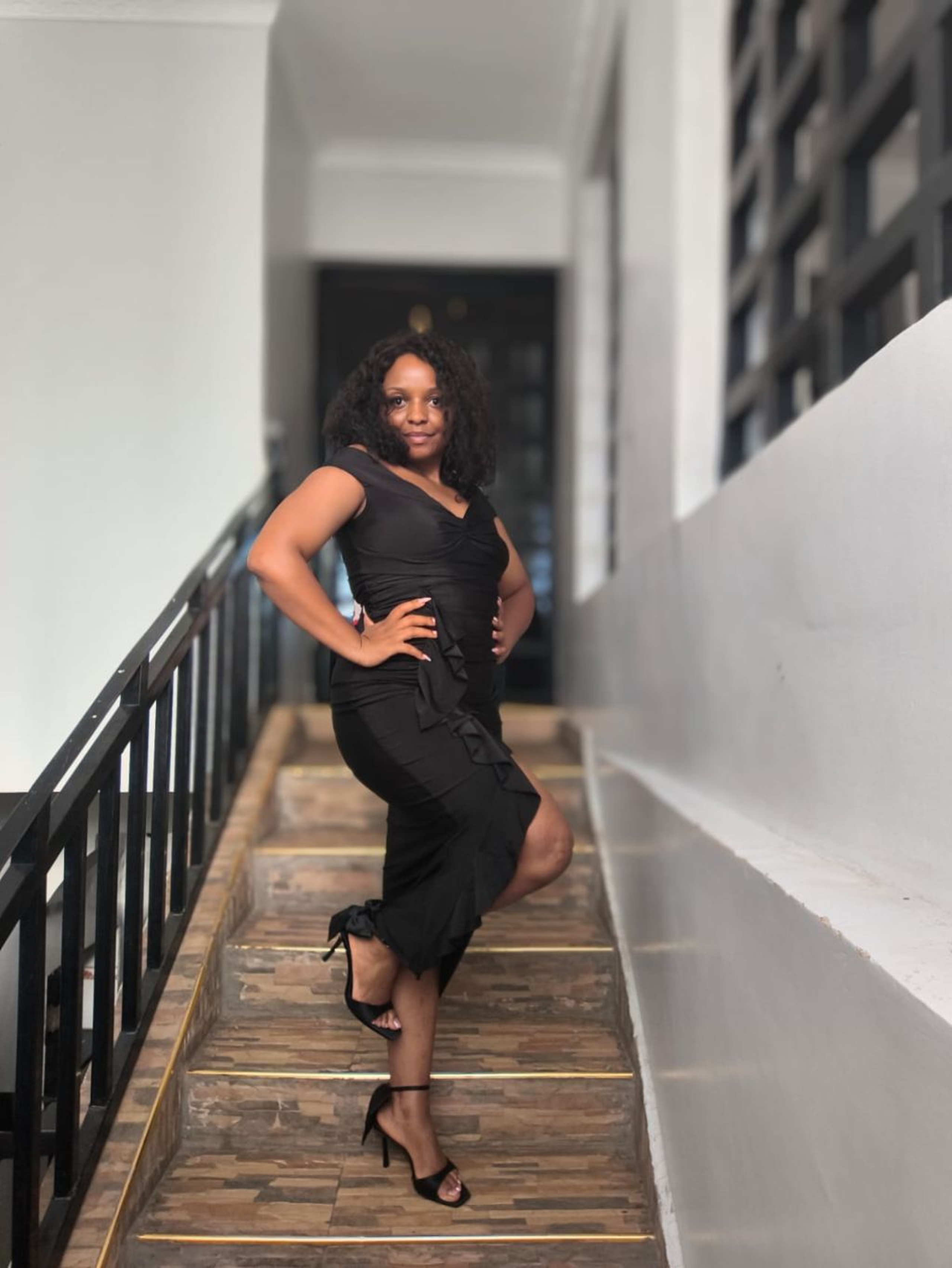 One hand Off-Shoulder Evening Dress