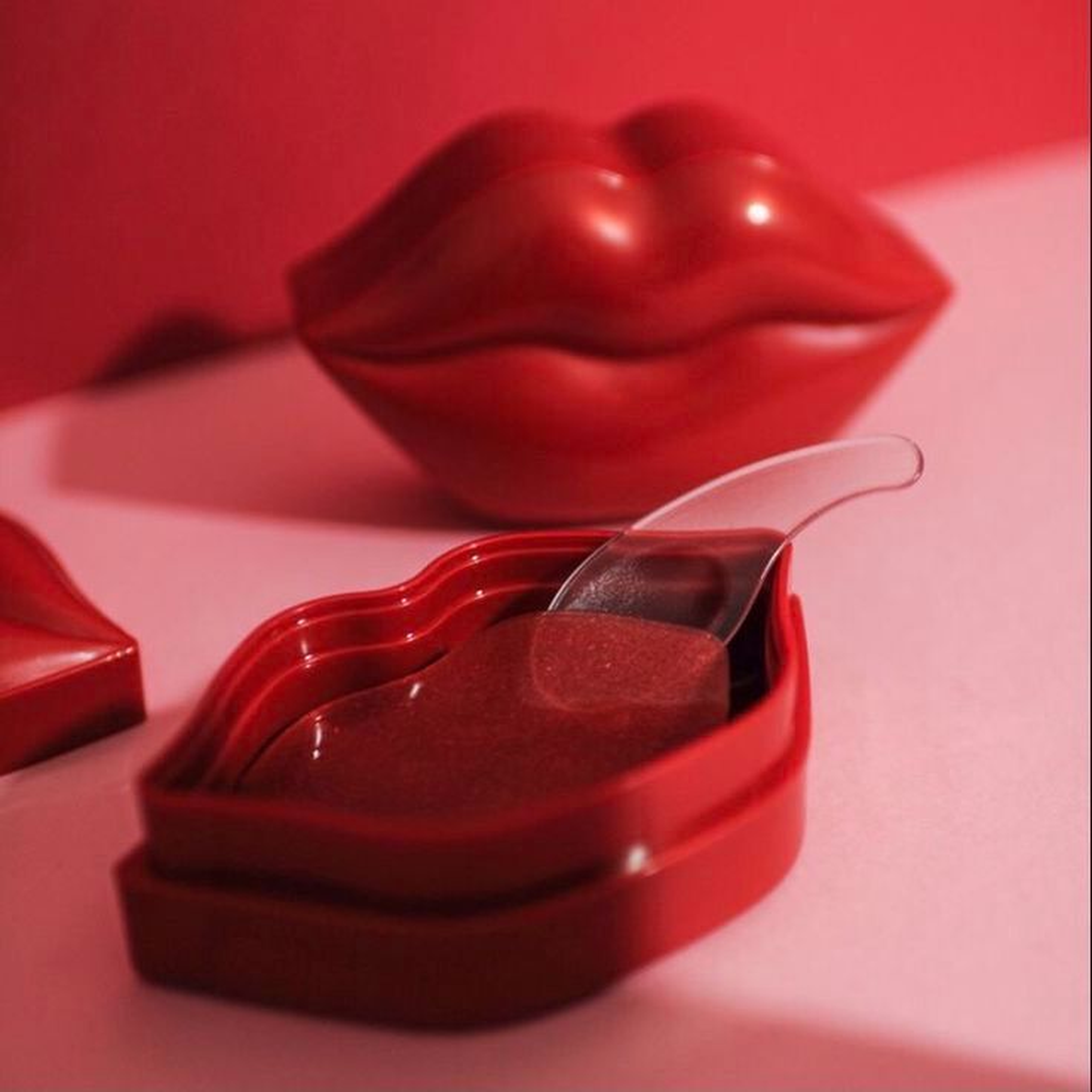 Lip mask