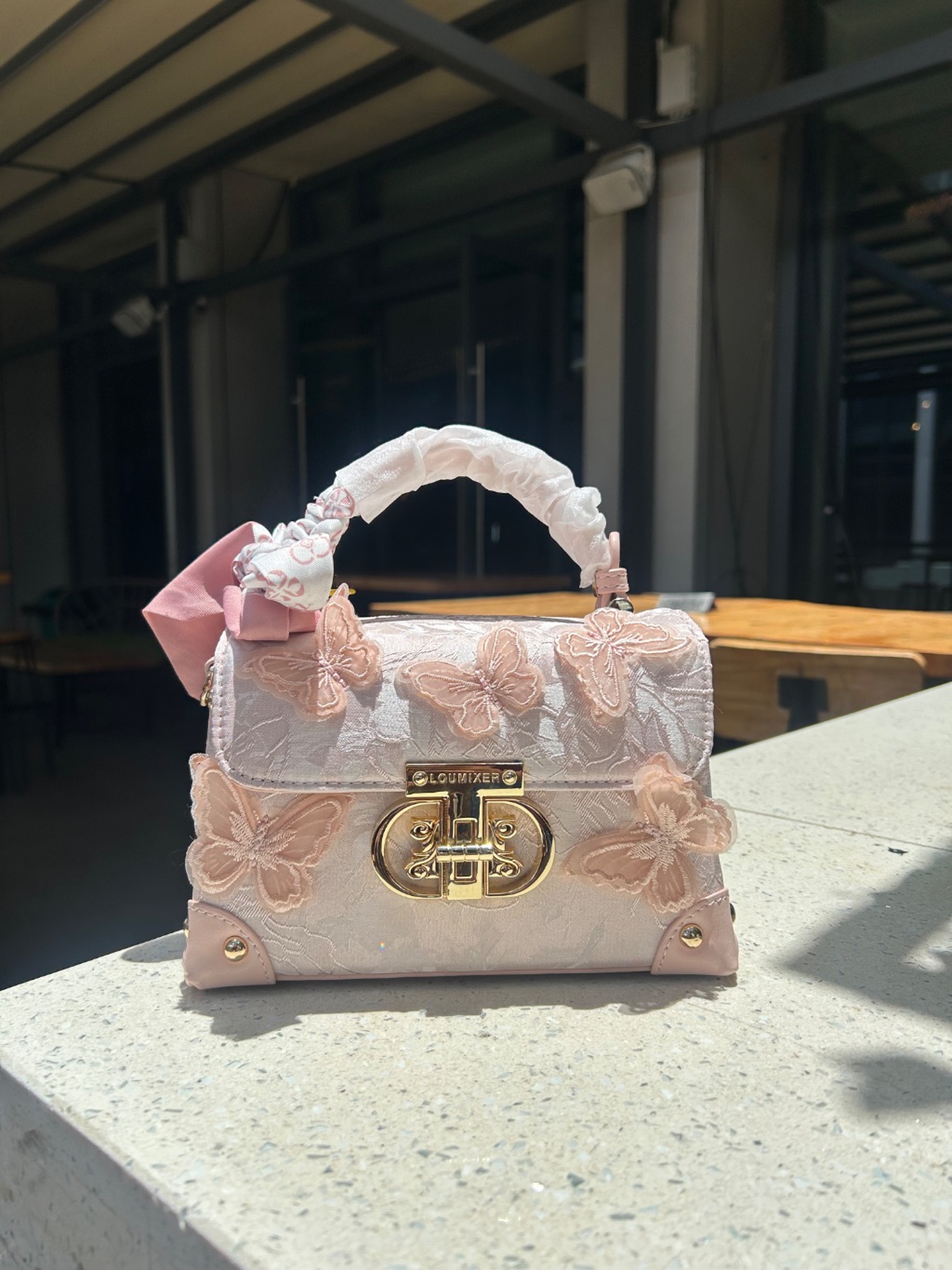 Pink Nia Loumixer bag