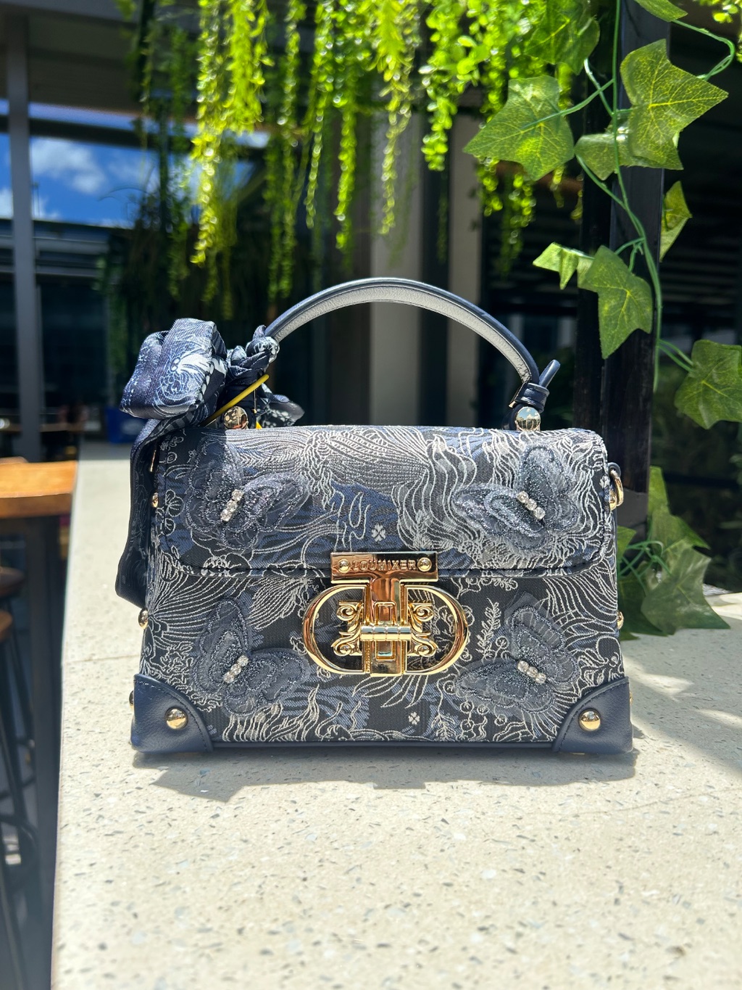 Navy blue Nia Loumixer bag