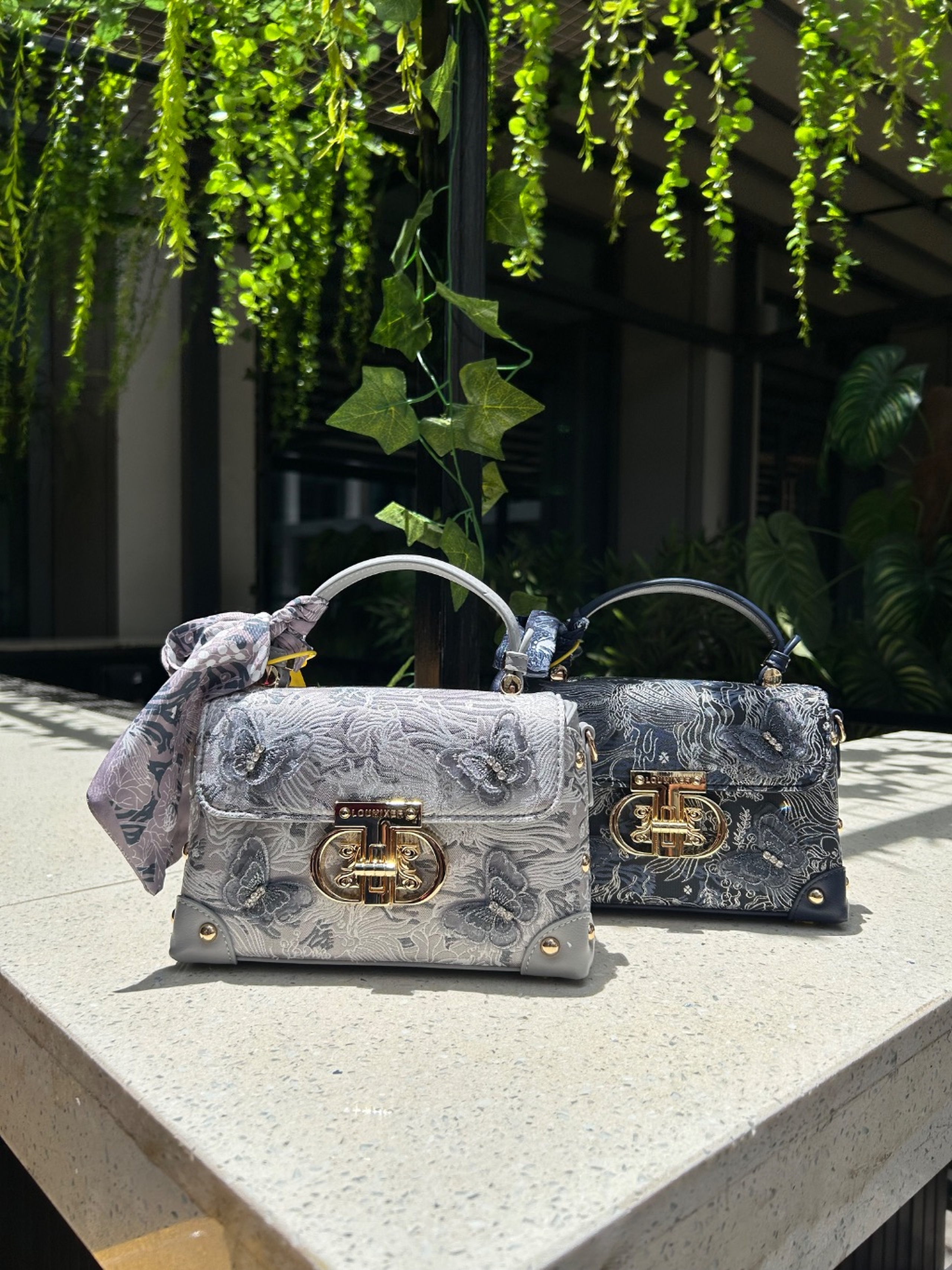 Grey Nia Loumixer bag